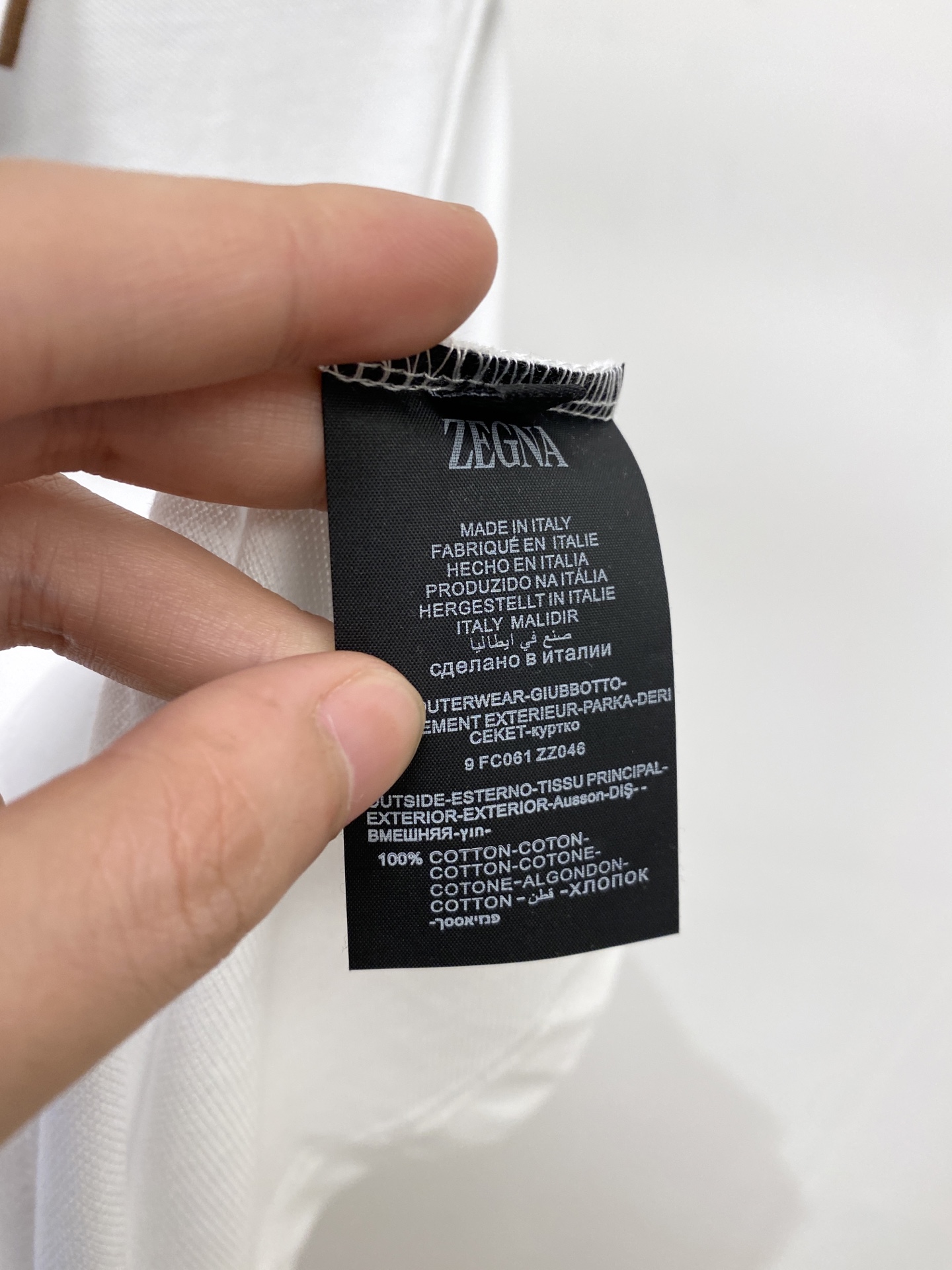 杰尼亚、2026新品短袖T恤，帅气时尚，简约百搭款。胸前精致刺绣字母logo，面料棉 不仅挺括，保持潮流