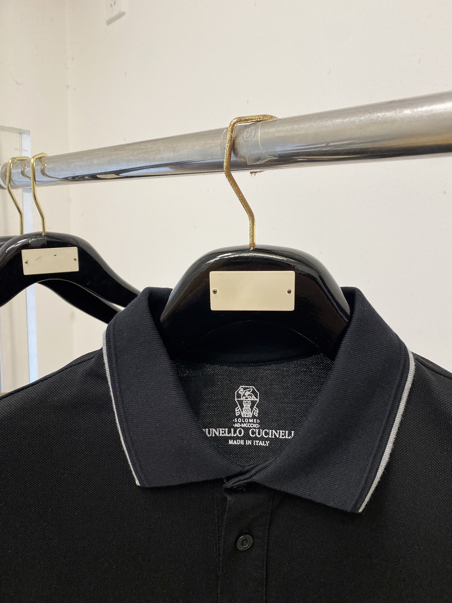 Brunello Cucinelli、2026新品短袖T恤，帅气时尚，简约百搭款。胸前精致刺绣图案log