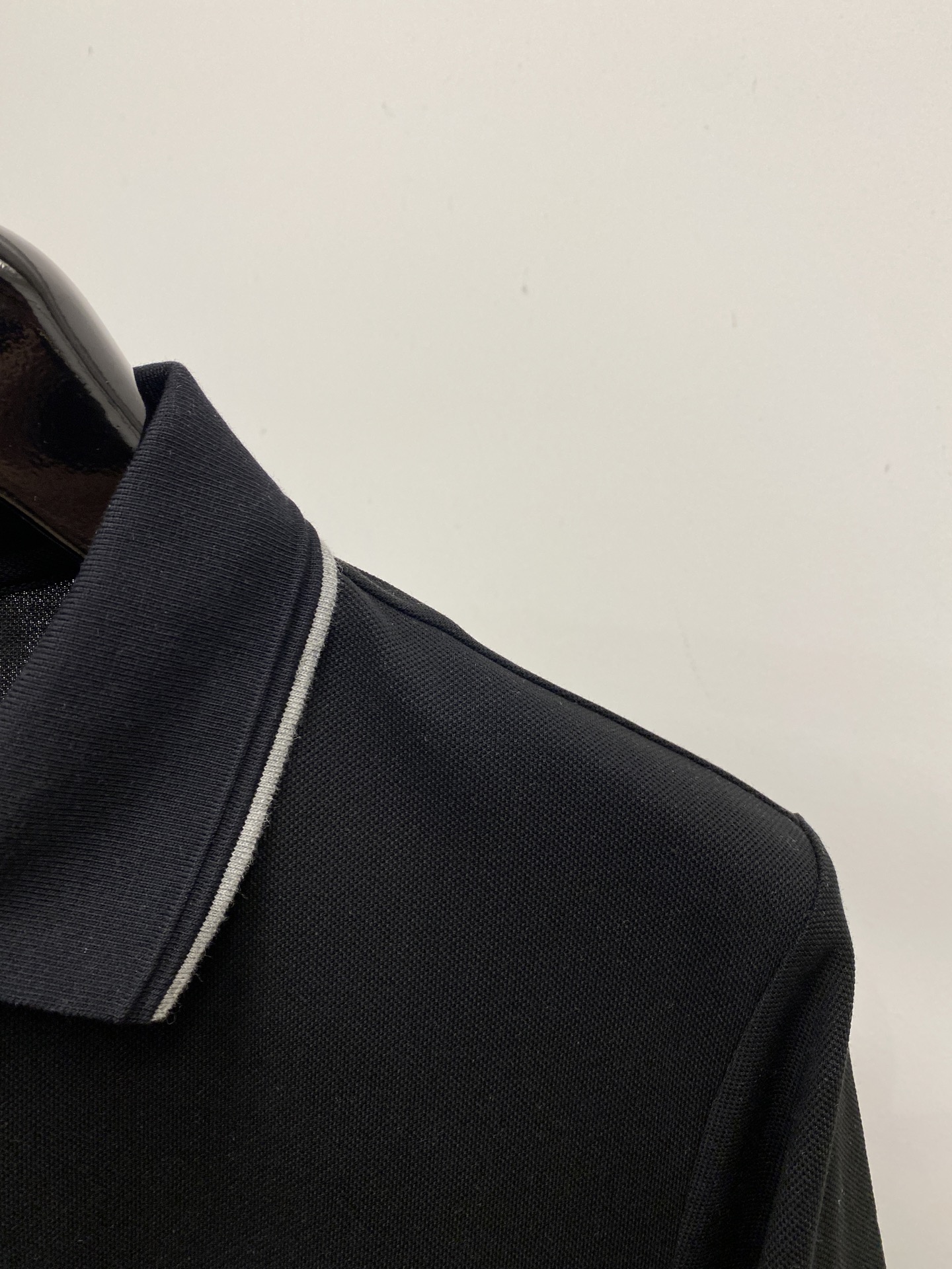 Brunello Cucinelli、2026新品短袖T恤，帅气时尚，简约百搭款。胸前精致刺绣图案log