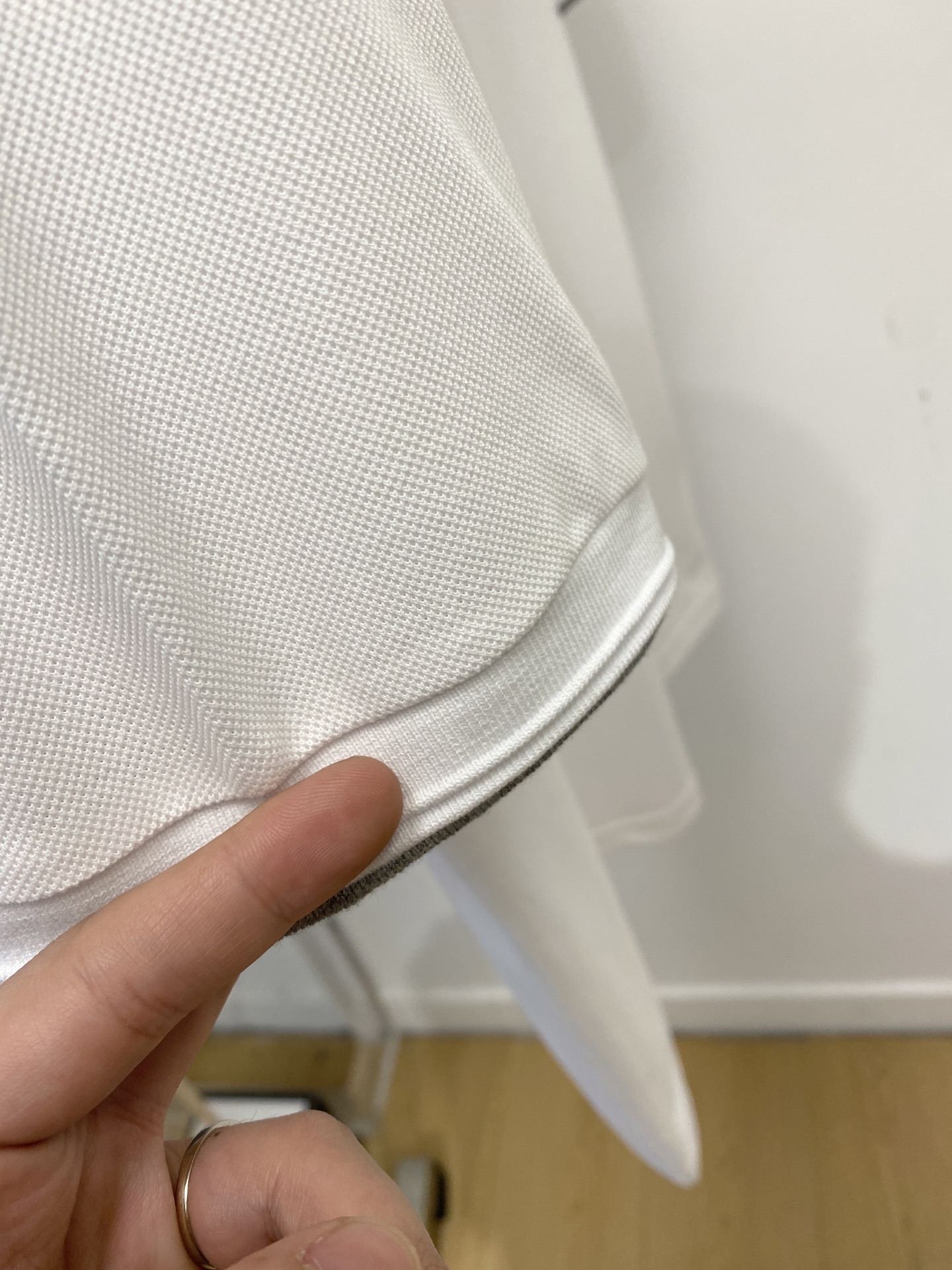 Brunello Cucinelli、2026新品短袖T恤，帅气时尚，简约百搭款。胸前精致刺绣图案log