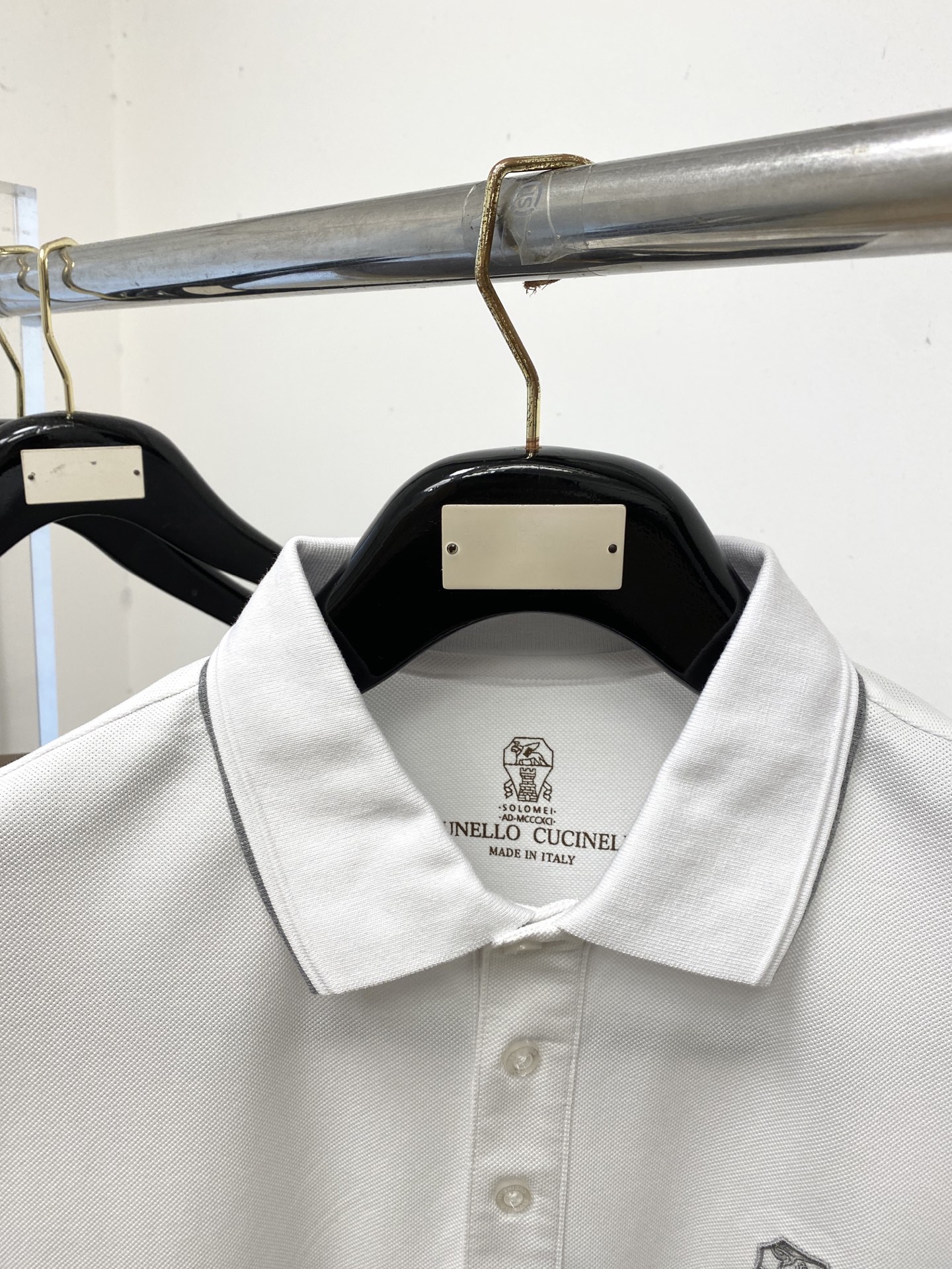 Brunello Cucinelli、2026新品短袖T恤，帅气时尚，简约百搭款。胸前精致刺绣图案log