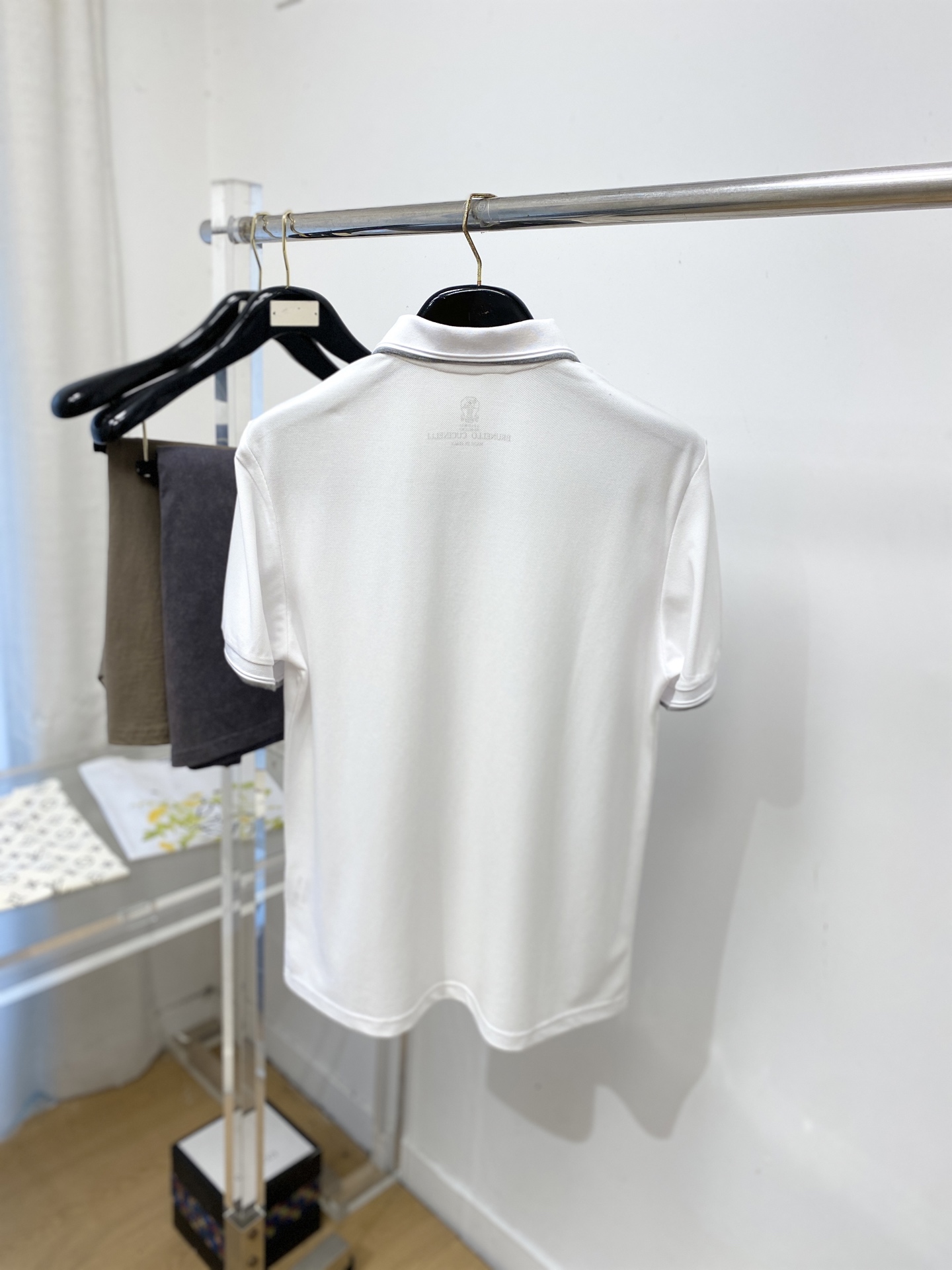 Brunello Cucinelli、2026新品短袖T恤，帅气时尚，简约百搭款。胸前精致刺绣图案log