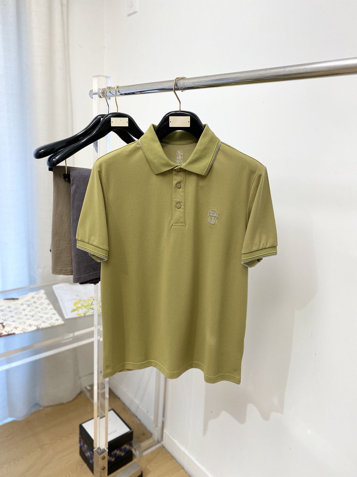 Brunello Cucinelli、2026新品短袖T恤，帅气时尚，简约百搭款。胸前精致刺绣图案log