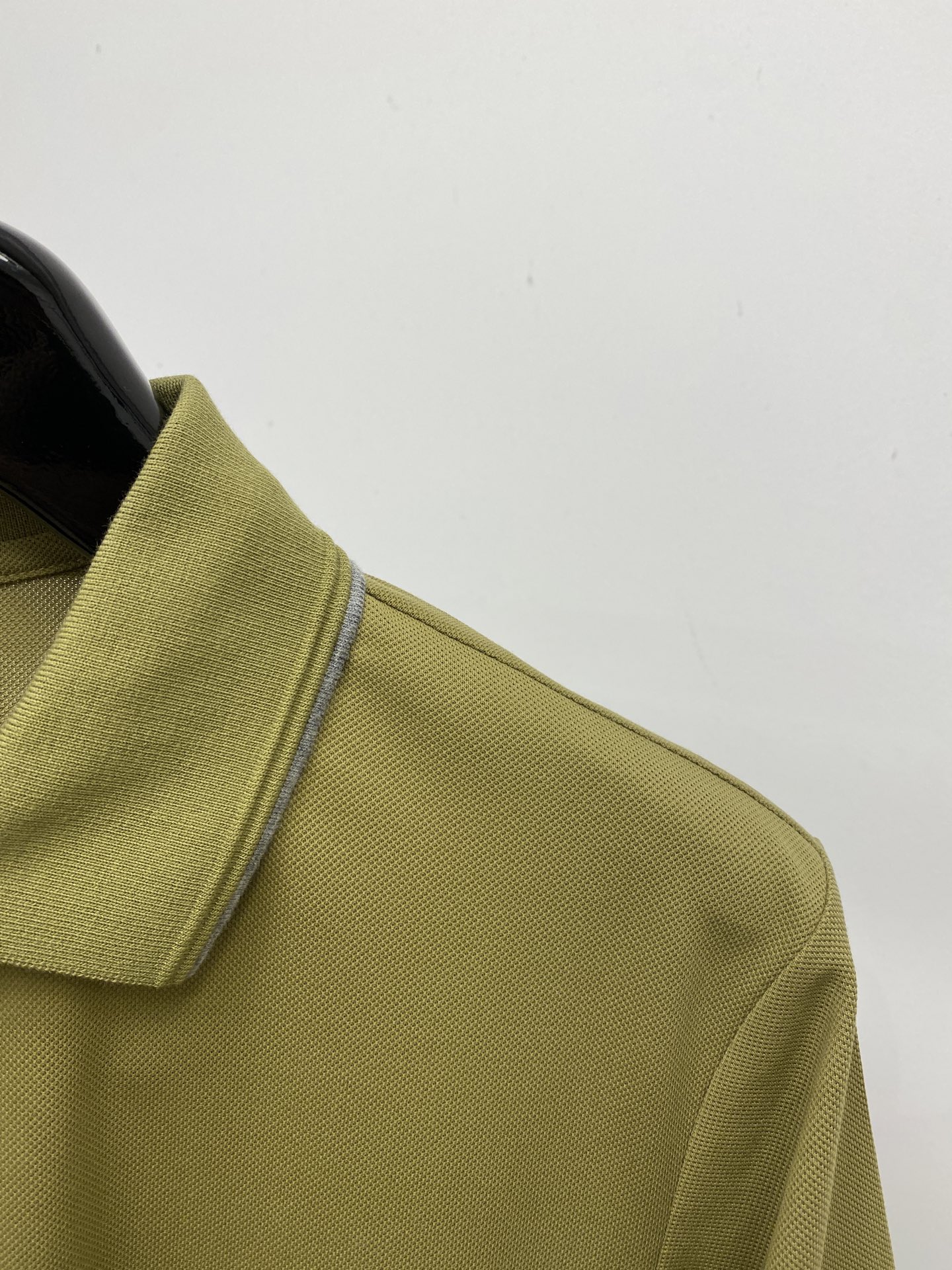 Brunello Cucinelli、2026新品短袖T恤，帅气时尚，简约百搭款。胸前精致刺绣图案log