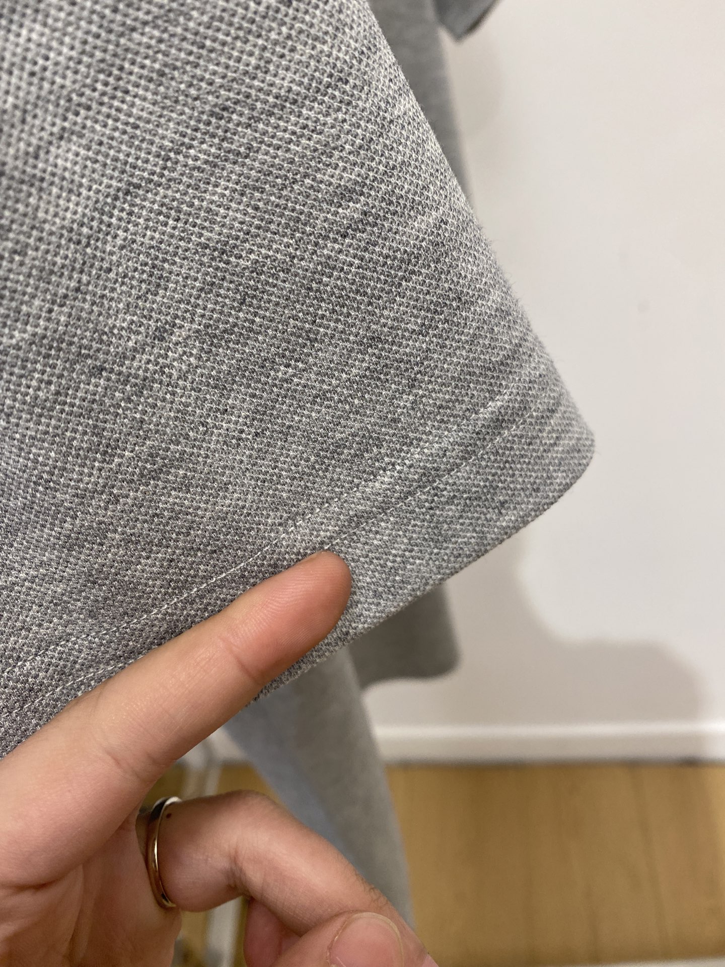 杰尼亚、2026新品短袖T恤，帅气时尚，简约百搭款。胸前精致刺绣字母logo，面料棉 不仅挺括，保持潮流