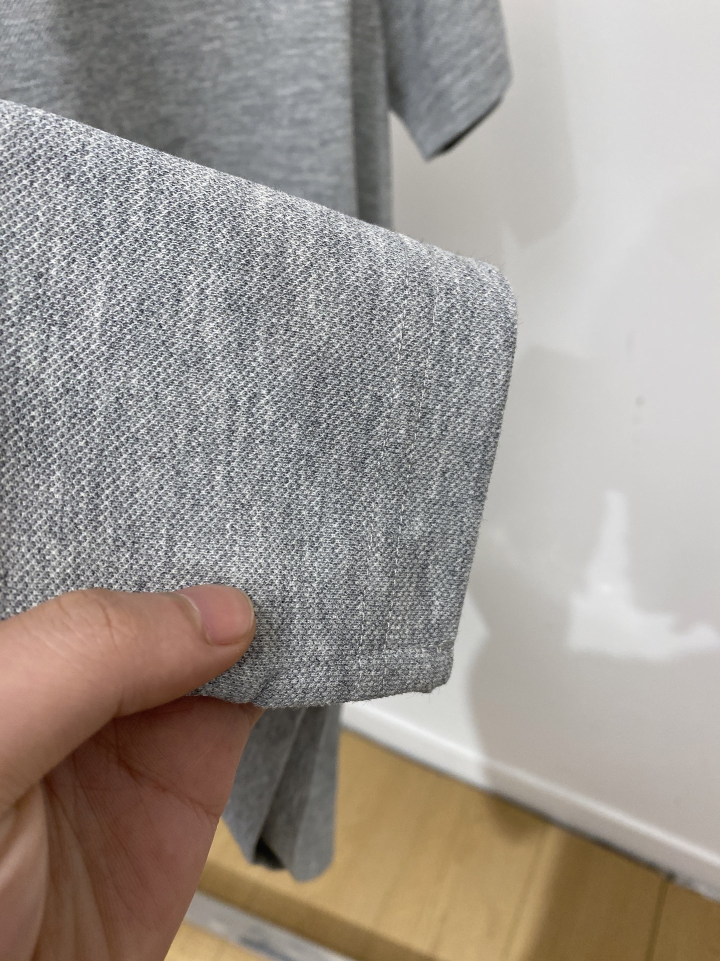 杰尼亚、2026新品短袖T恤，帅气时尚，简约百搭款。胸前精致刺绣字母logo，面料棉 不仅挺括，保持潮流