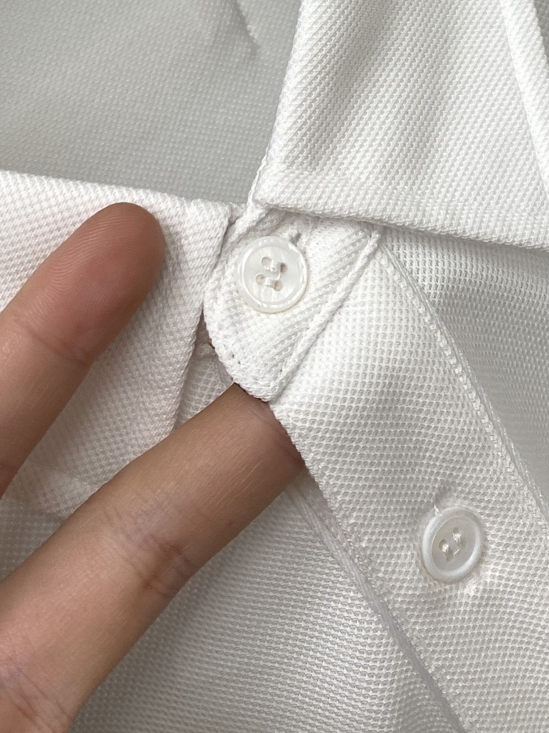 杰尼亚、2026新品短袖T恤，帅气时尚，简约百搭款。胸前精致刺绣字母logo，面料棉 不仅挺括，保持潮流