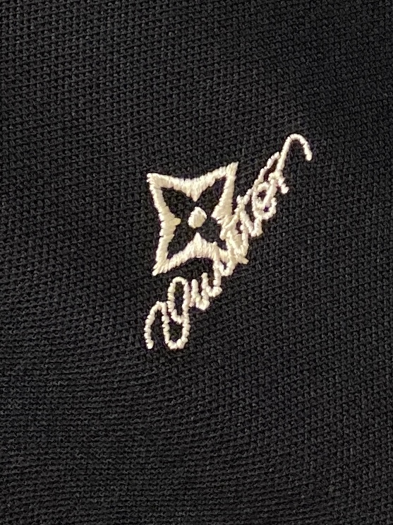 路易威登、2026新品短袖T恤，帅气时尚，简约百搭款。胸前精致刺绣图案字母logo，面料棉 不仅挺括，保