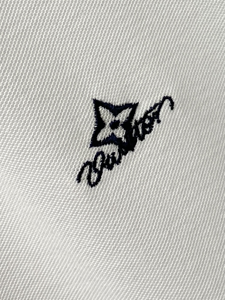 路易威登、2026新品短袖T恤，帅气时尚，简约百搭款。胸前精致刺绣图案字母logo，面料棉 不仅挺括，保