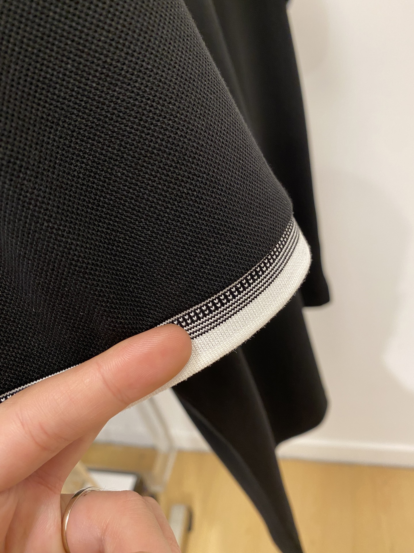 罗意威、2026新品短袖T恤，帅气时尚，简约百搭款。胸前精致刺绣图案logo，面料棉 不仅挺括，保持潮流