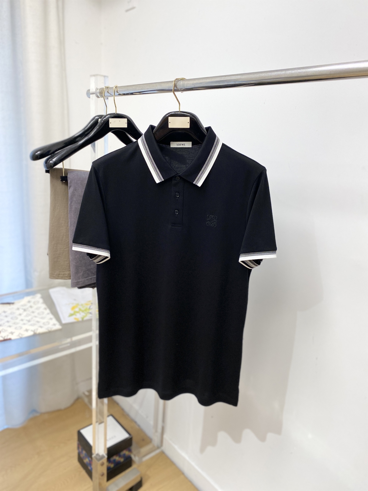 罗意威、2026新品短袖T恤，帅气时尚，简约百搭款。胸前精致刺绣图案logo，面料棉 不仅挺括，保持潮流