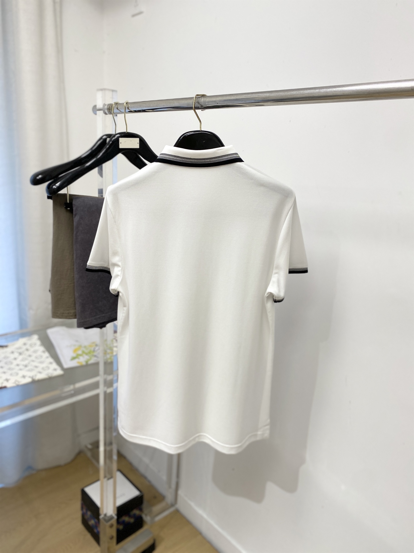 罗意威、2026新品短袖T恤，帅气时尚，简约百搭款。胸前精致刺绣图案logo，面料棉 不仅挺括，保持潮流