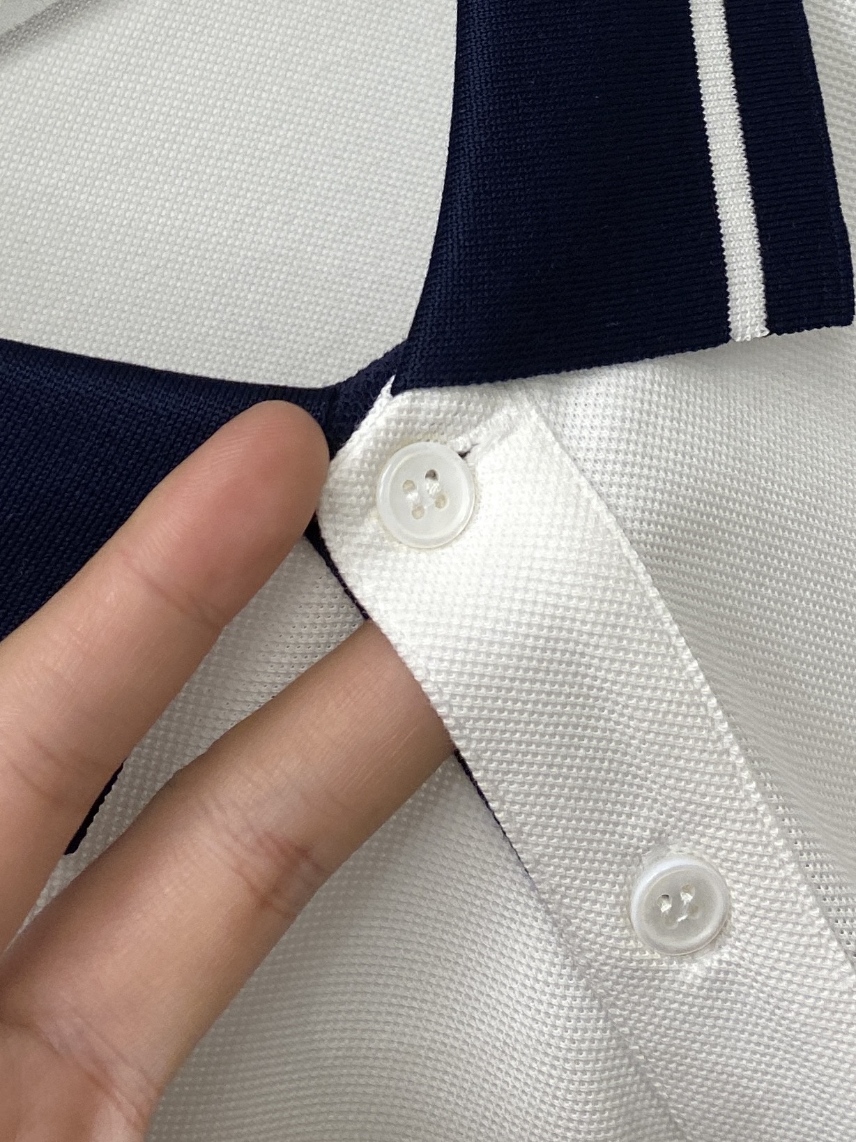 罗意威、2026新品短袖T恤，帅气时尚，简约百搭款。胸前精致刺绣图案logo，面料棉 不仅挺括，保持潮流