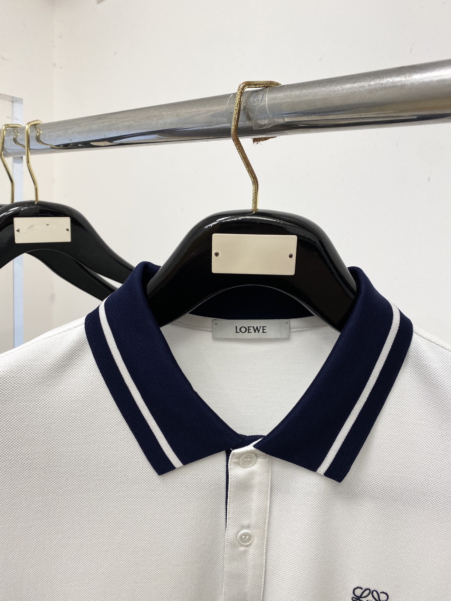 罗意威、2026新品短袖T恤，帅气时尚，简约百搭款。胸前精致刺绣图案logo，面料棉 不仅挺括，保持潮流