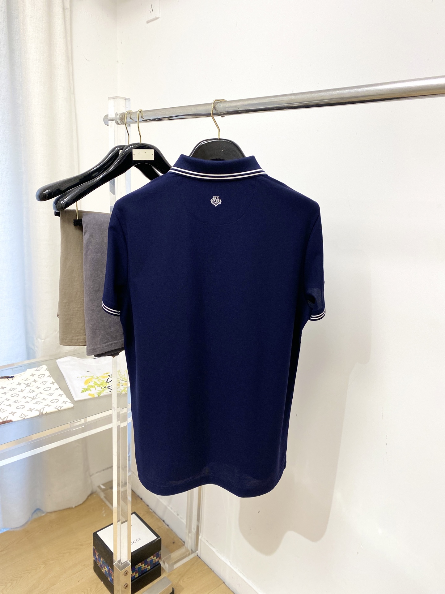 Loro Piana、2026新品短袖T恤，帅气时尚，简约百搭款。胸前精致刺绣字母logo，面料棉 不仅