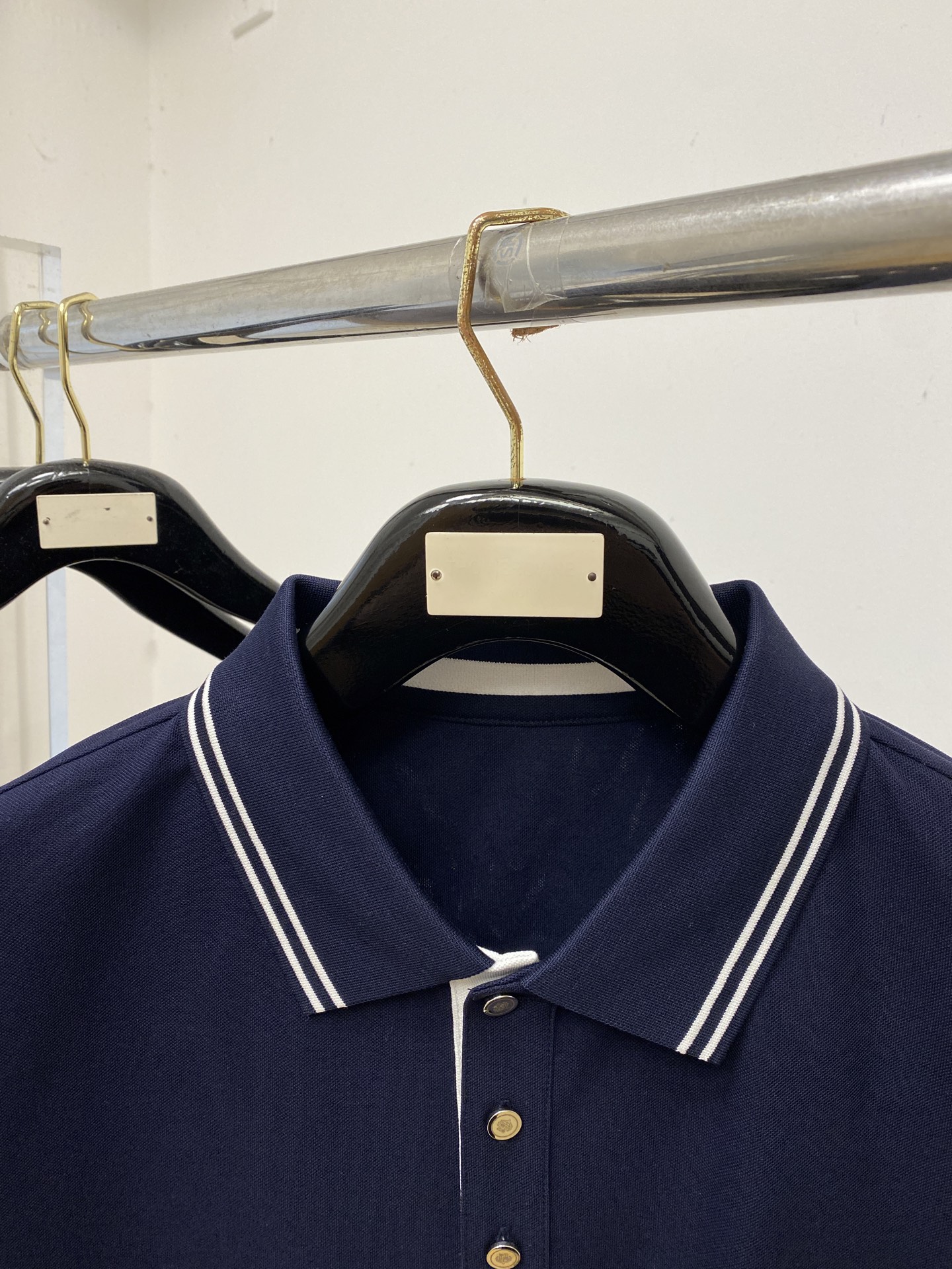Loro Piana、2026新品短袖T恤，帅气时尚，简约百搭款。胸前精致刺绣字母logo，面料棉 不仅