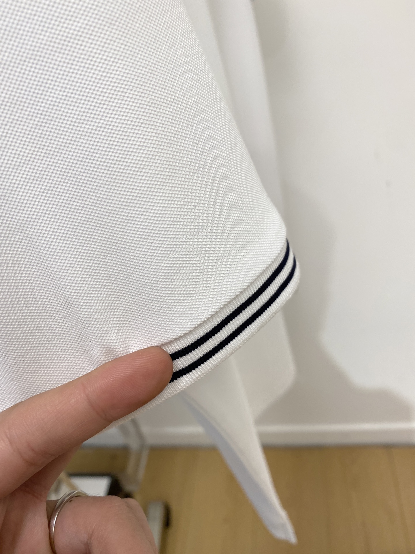 Loro Piana、2026新品短袖T恤，帅气时尚，简约百搭款。胸前精致刺绣字母logo，面料棉 不仅