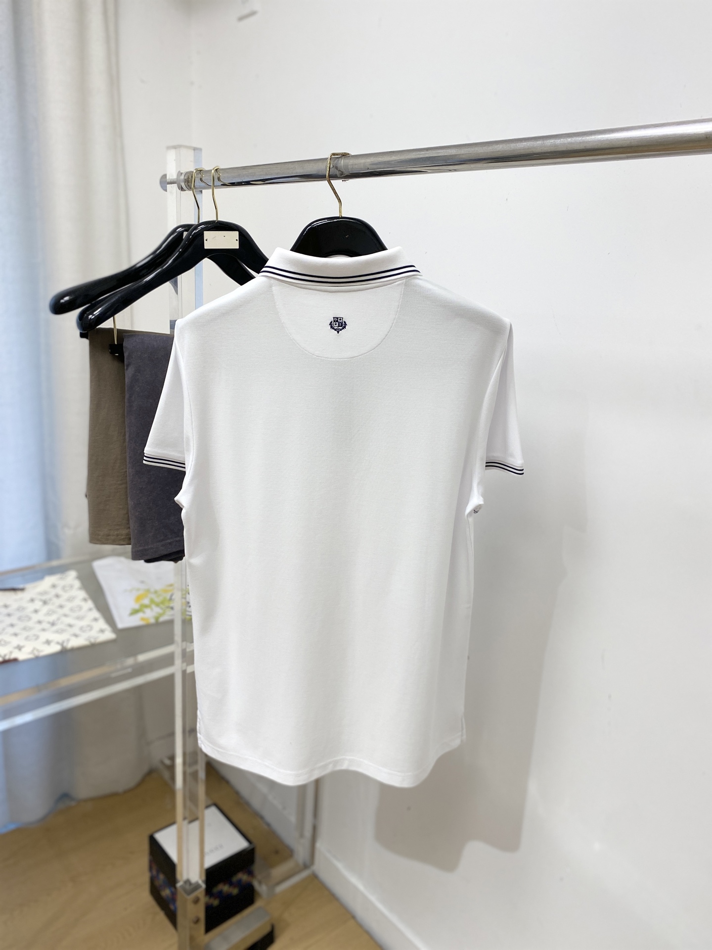 Loro Piana、2026新品短袖T恤，帅气时尚，简约百搭款。胸前精致刺绣字母logo，面料棉 不仅