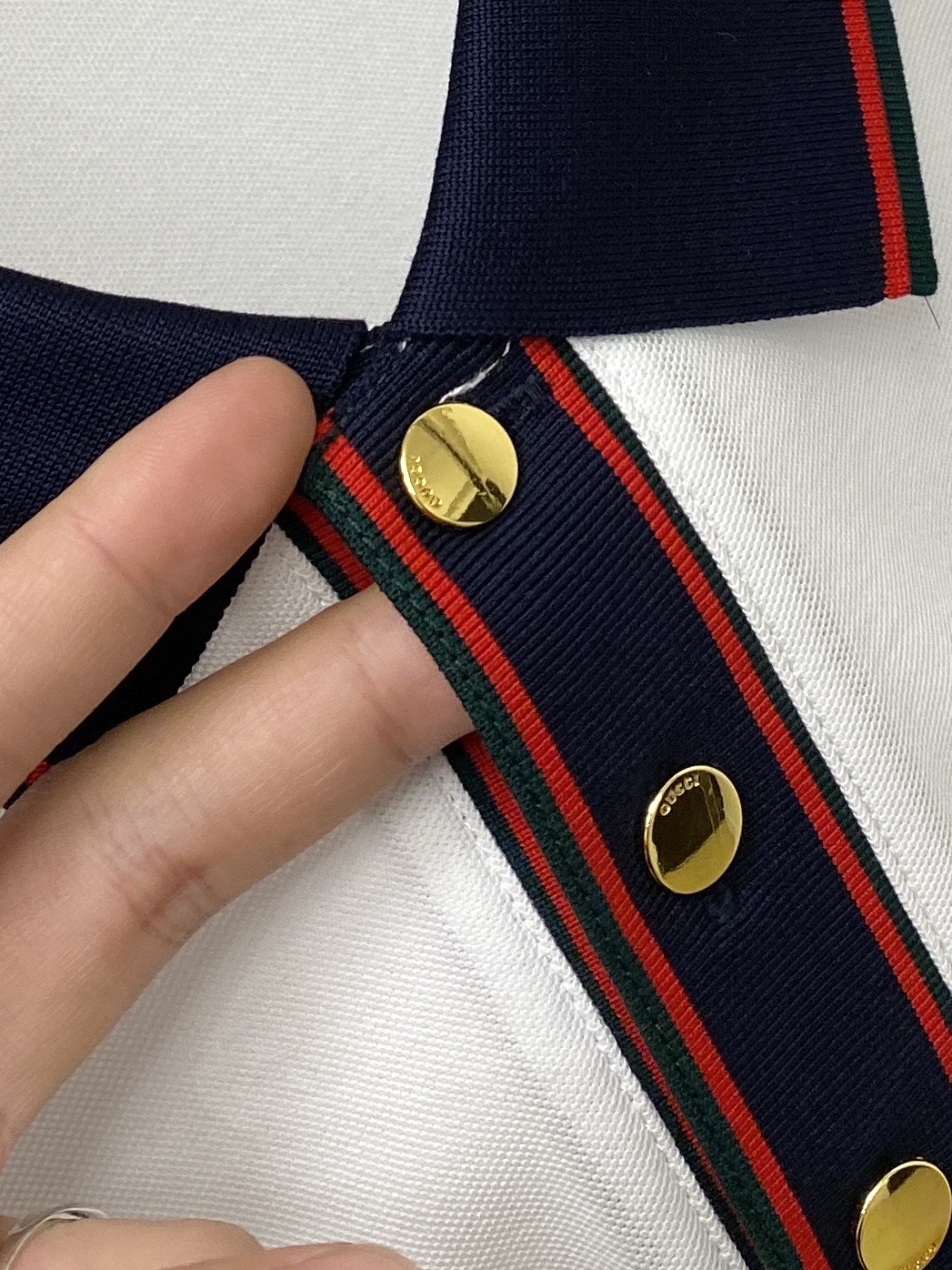 古奇、2026新品短袖T恤，帅气时尚，简约百搭款。胸前精致刺绣图案logo，面料棉 不仅挺括，保持潮流的