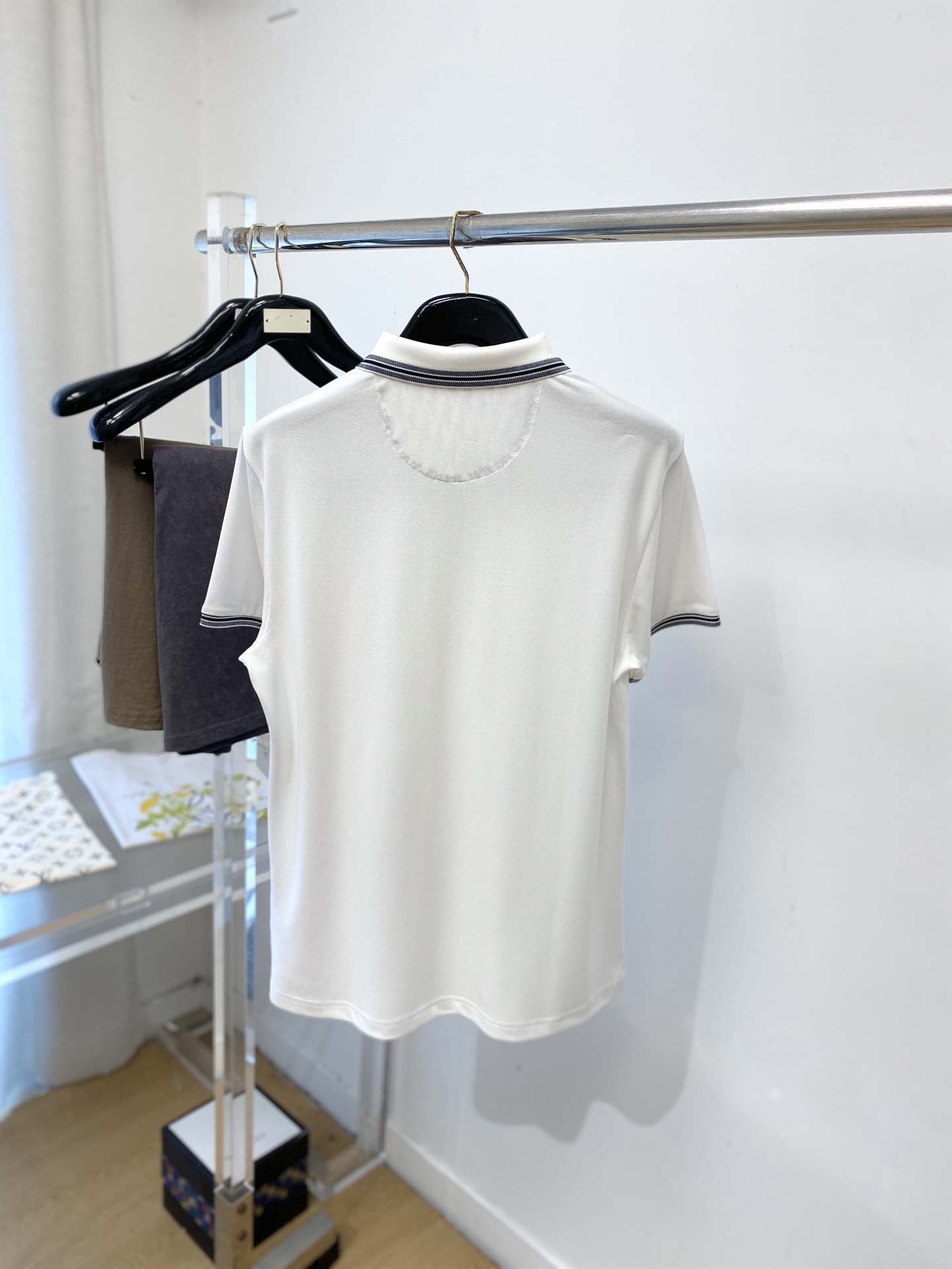 迪奥、2026新品短袖T恤，帅气时尚，胸前精致刺绣字母logo，简约百搭款。面料棉 不仅挺括，保持潮流的