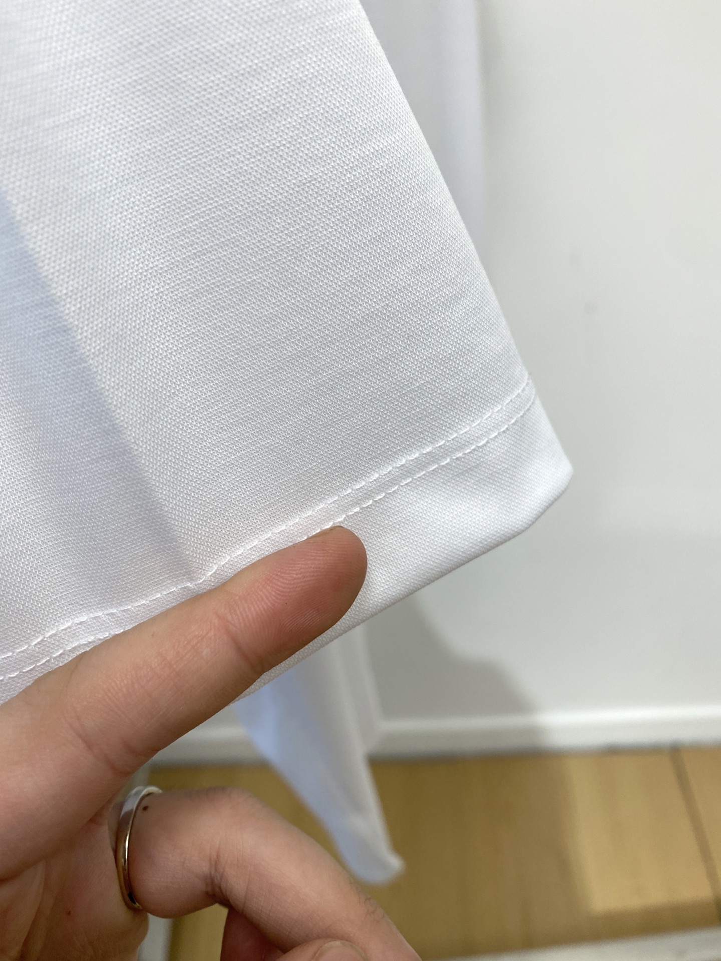 杰尼亚、2026新品短袖T恤，帅气时尚，胸前精致刺绣图案logo，简约百搭款。面料棉 不仅挺括，保持潮流