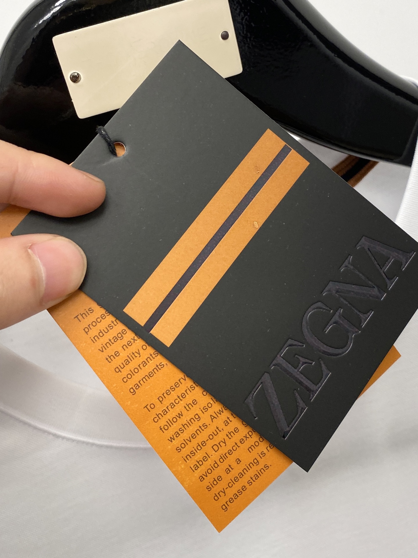 杰尼亚、2026新品短袖T恤，帅气时尚，胸前精致刺绣图案logo，简约百搭款。面料棉 不仅挺括，保持潮流