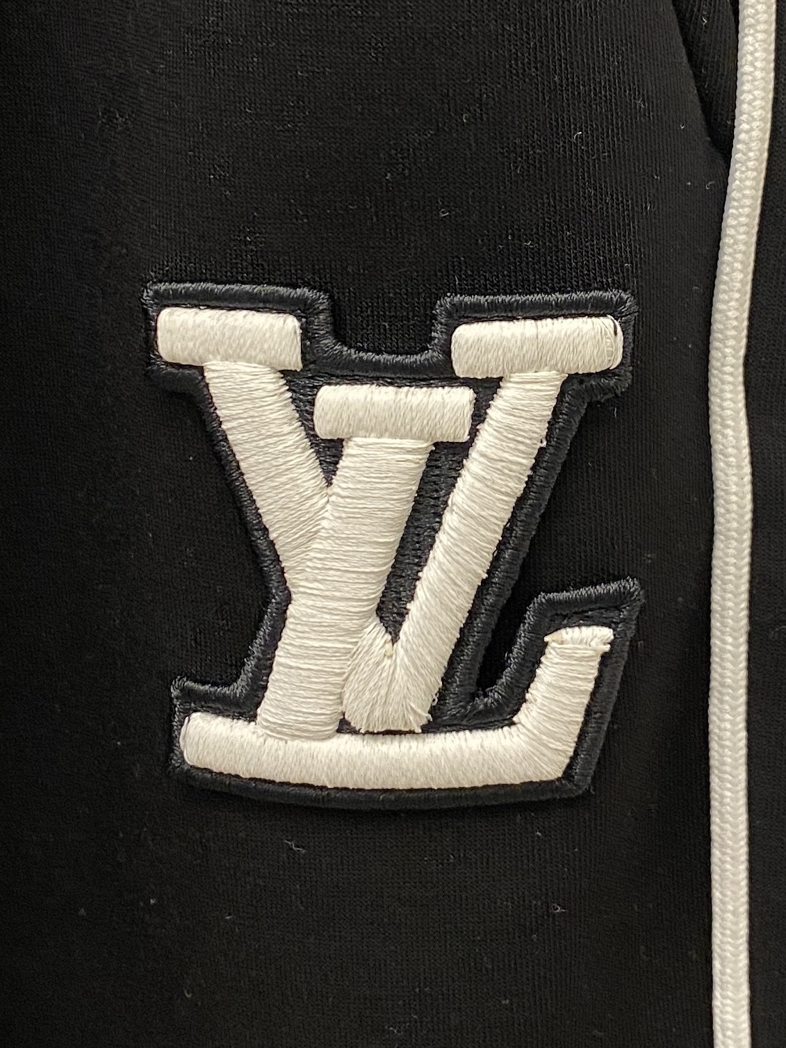 LV、2026爆款休闲裤 高弹显瘦必爆简约百搭爆款，做工精细，每一针都看得到用心，超多明星网红最爱 拉长