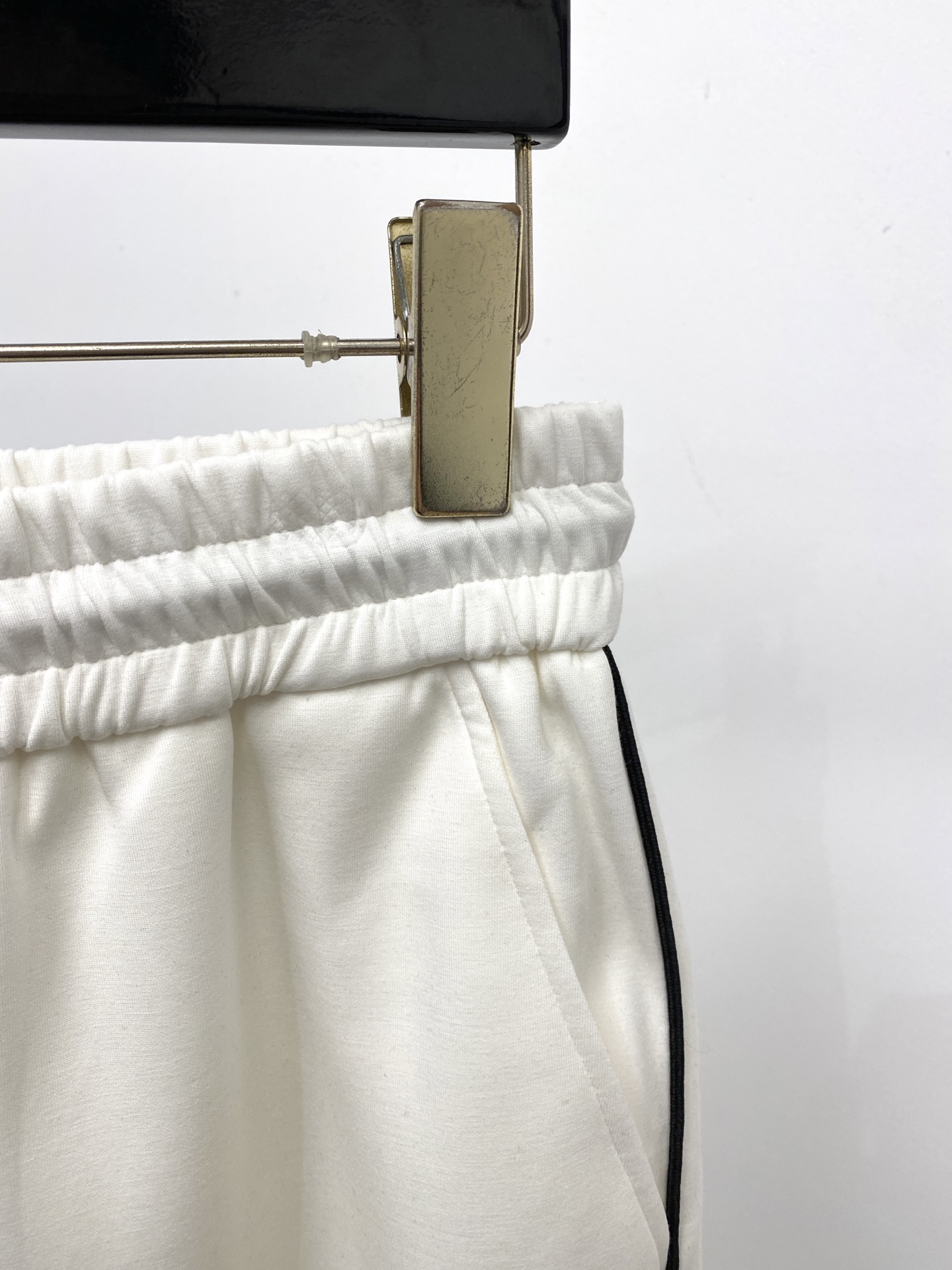 LV、2026爆款休闲裤 高弹显瘦必爆简约百搭爆款，做工精细，每一针都看得到用心，超多明星网红最爱 拉长