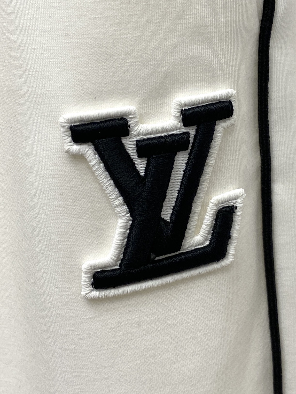 LV、2026爆款休闲裤 高弹显瘦必爆简约百搭爆款，做工精细，每一针都看得到用心，超多明星网红最爱 拉长