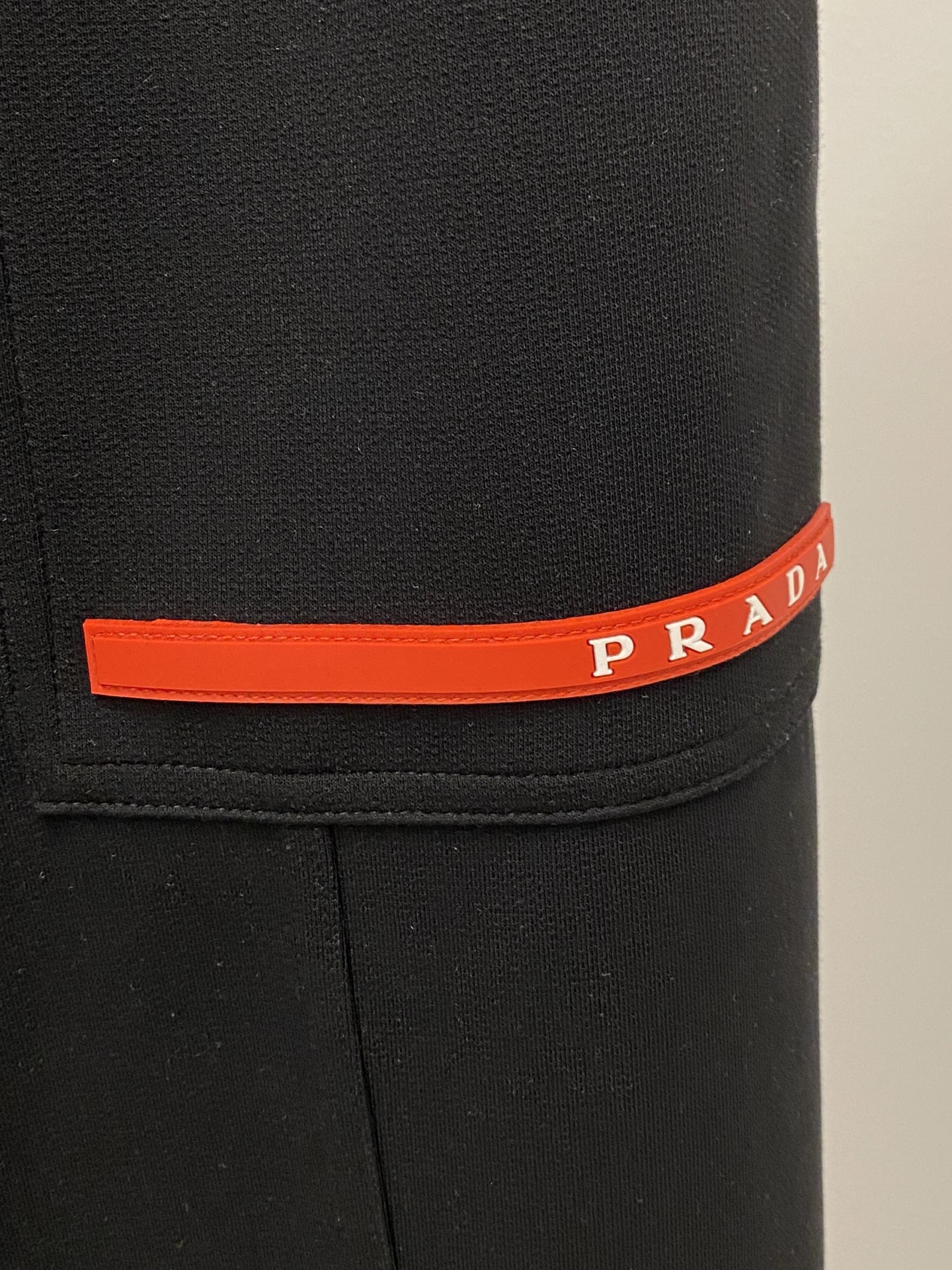 普拉达、2026爆款休闲裤 高弹显瘦必爆简约百搭爆款，做工精细，每一针都看得到用心，超多明星网红最爱 拉