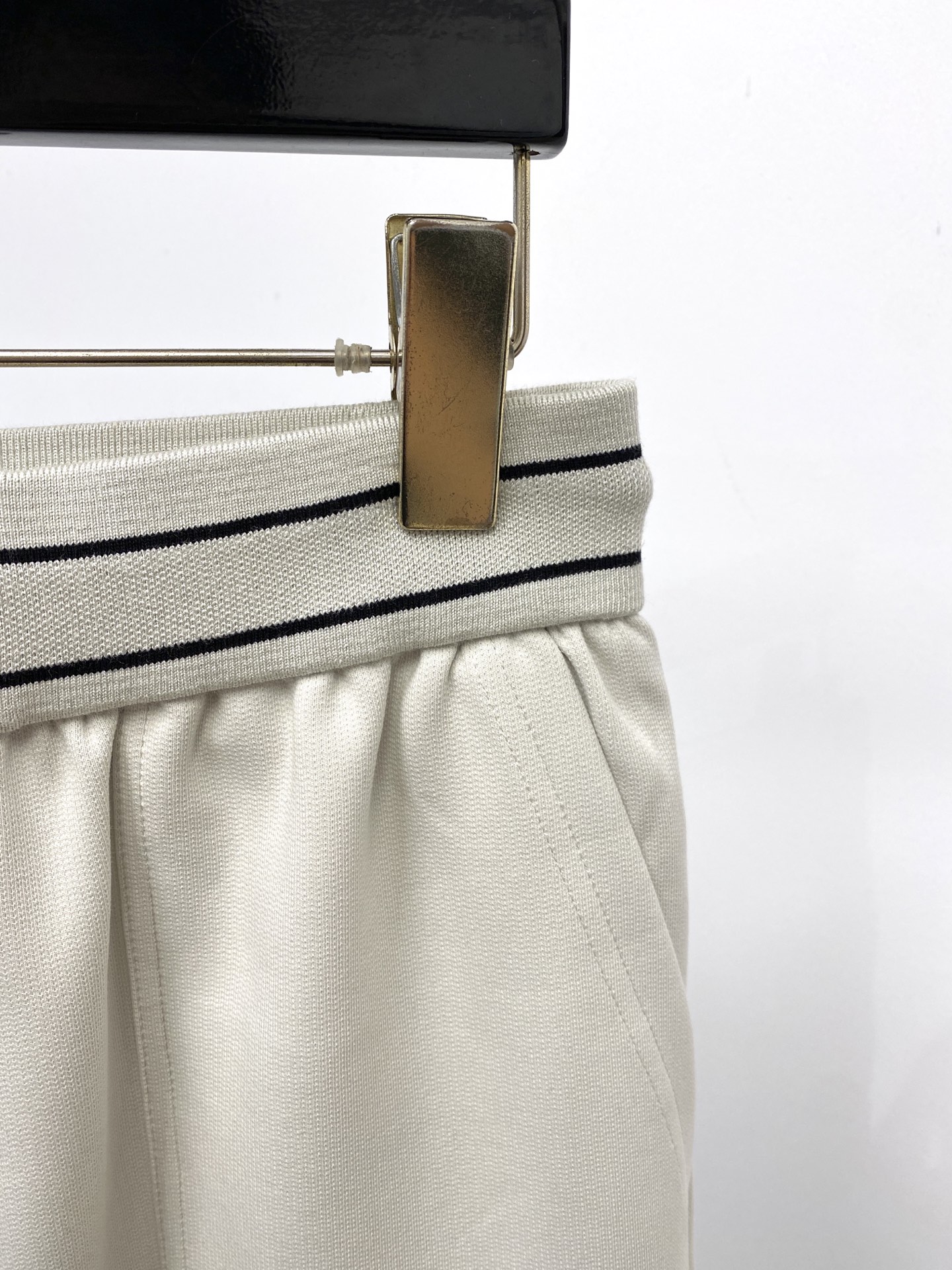 普拉达、2026爆款休闲裤 高弹显瘦必爆简约百搭爆款，做工精细，每一针都看得到用心，超多明星网红最爱 拉