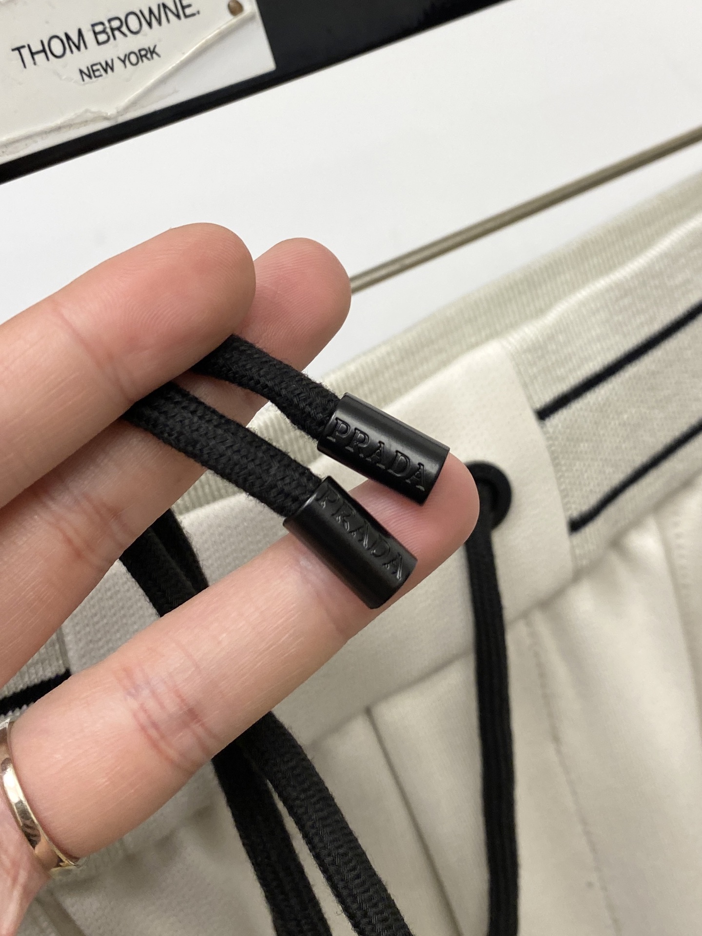 普拉达、2026爆款休闲裤 高弹显瘦必爆简约百搭爆款，做工精细，每一针都看得到用心，超多明星网红最爱 拉