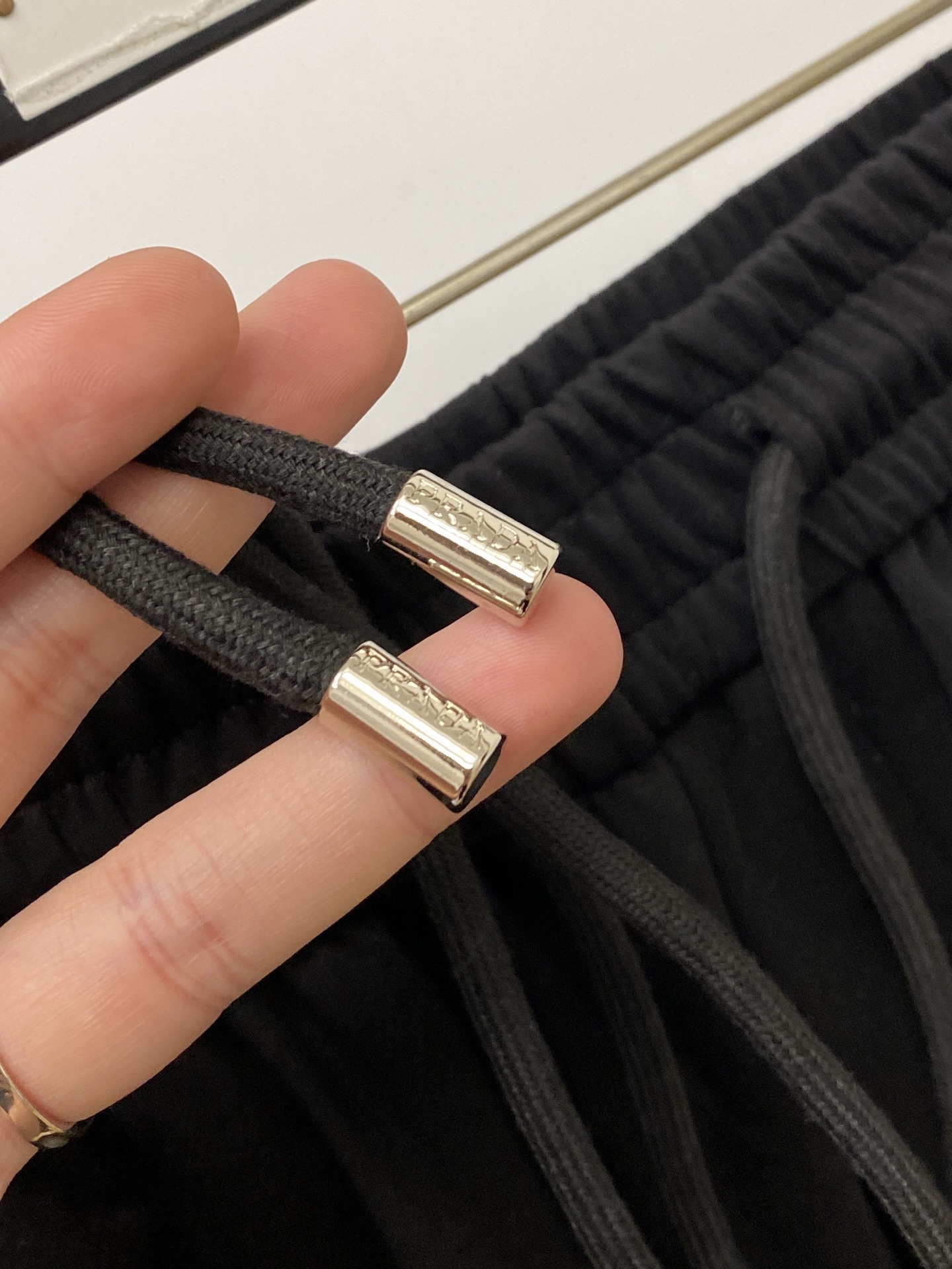 普拉达、2026爆款休闲裤 高弹显瘦必爆简约百搭爆款，做工精细，每一针都看得到用心，超多明星网红最爱 拉