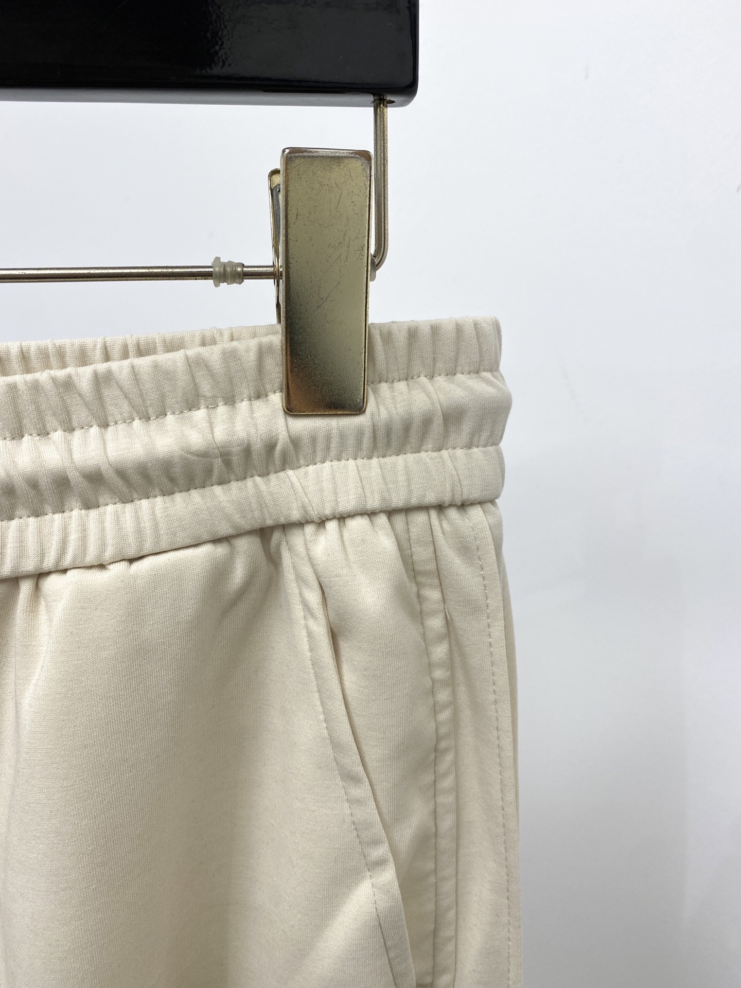 普拉达、2026爆款休闲裤 高弹显瘦必爆简约百搭爆款，做工精细，每一针都看得到用心，超多明星网红最爱 拉