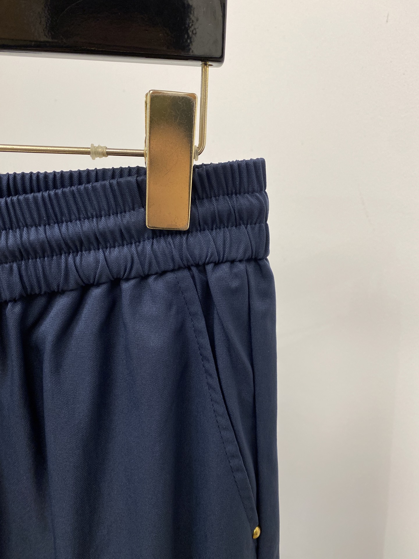 LV、2026爆款休闲裤 高弹显瘦必爆简约百搭爆款，做工精细，每一针都看得到用心，超多明星网红最爱 拉长