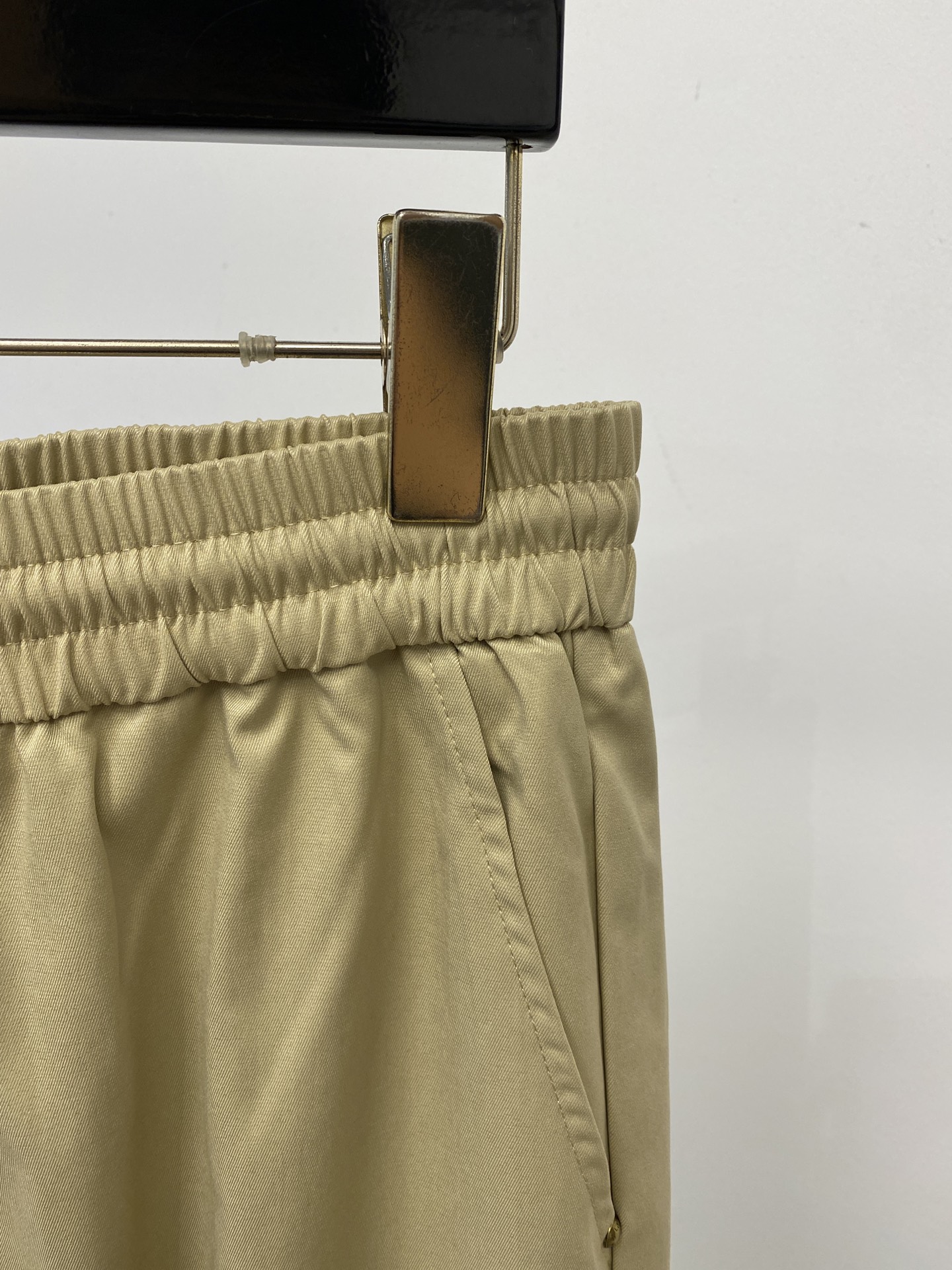 LV、2026爆款休闲裤 高弹显瘦必爆简约百搭爆款，做工精细，每一针都看得到用心，超多明星网红最爱 拉长