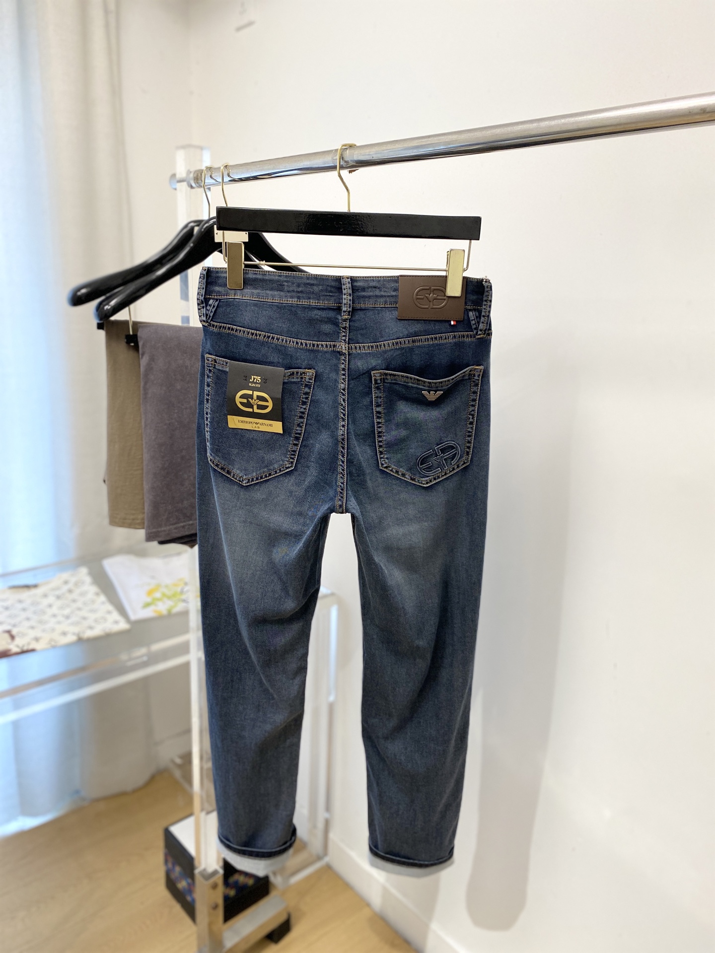 阿玛尼、2026最新品，专柜同步有售，原单狠货，水洗休闲牛仔裤，进口原版水洗弹力面料，舒适有弹性，原版五