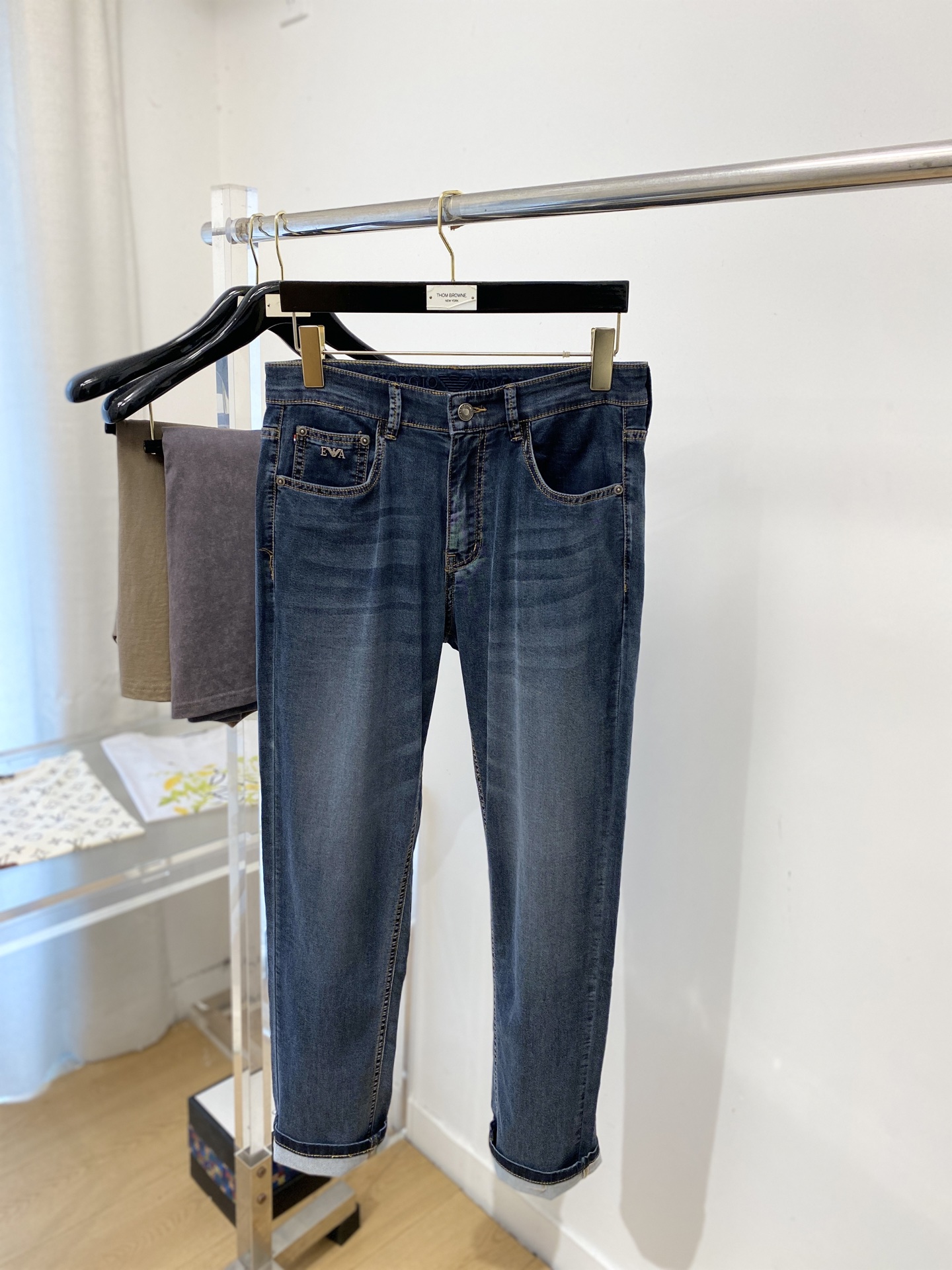 阿玛尼、2026最新品，专柜同步有售，原单狠货，水洗休闲牛仔裤，进口原版水洗弹力面料，舒适有弹性，原版五