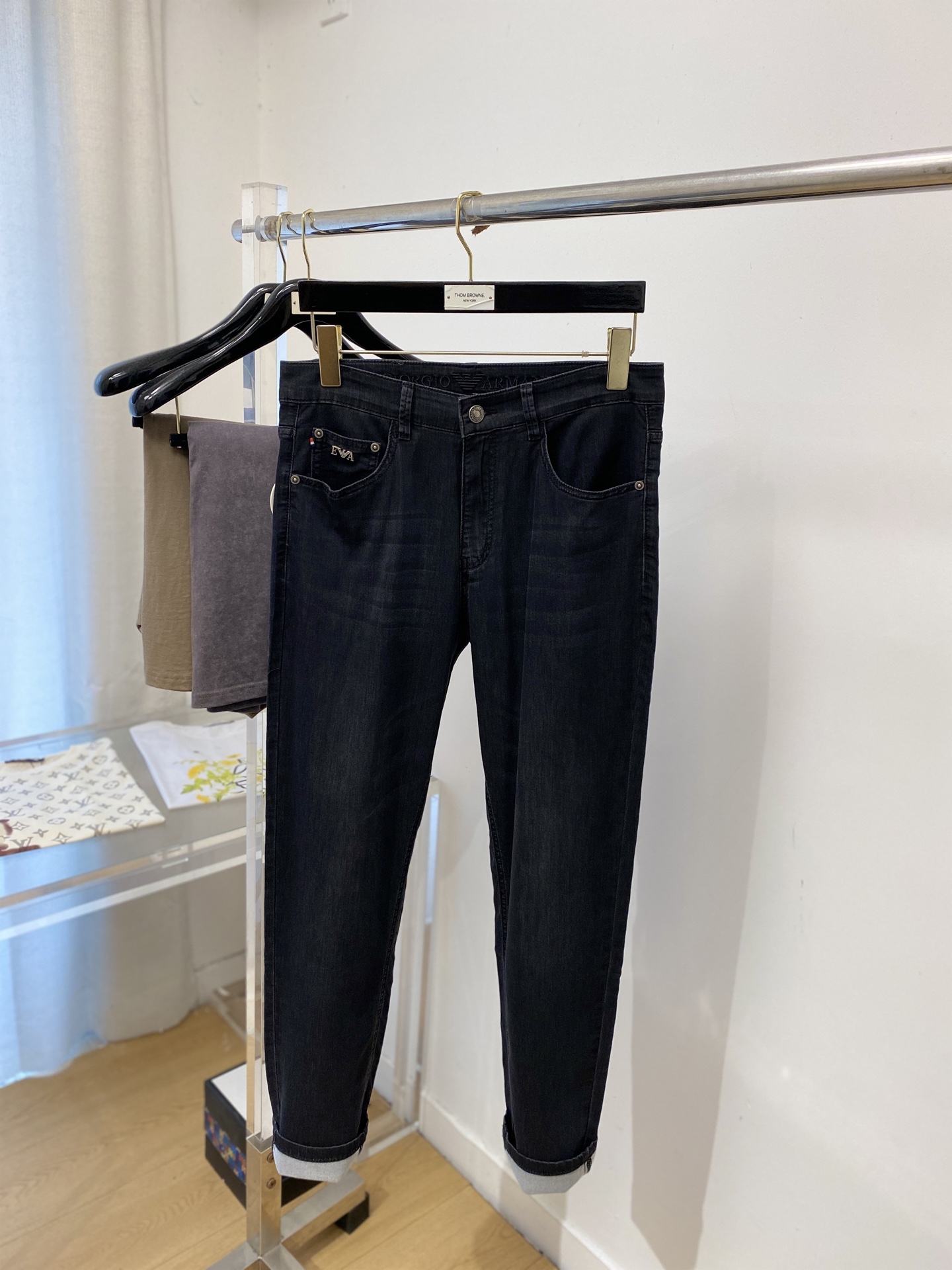 阿玛尼、2026最新品，专柜同步有售，原单狠货，水洗休闲牛仔裤，进口原版水洗弹力面料，舒适有弹性，原版五