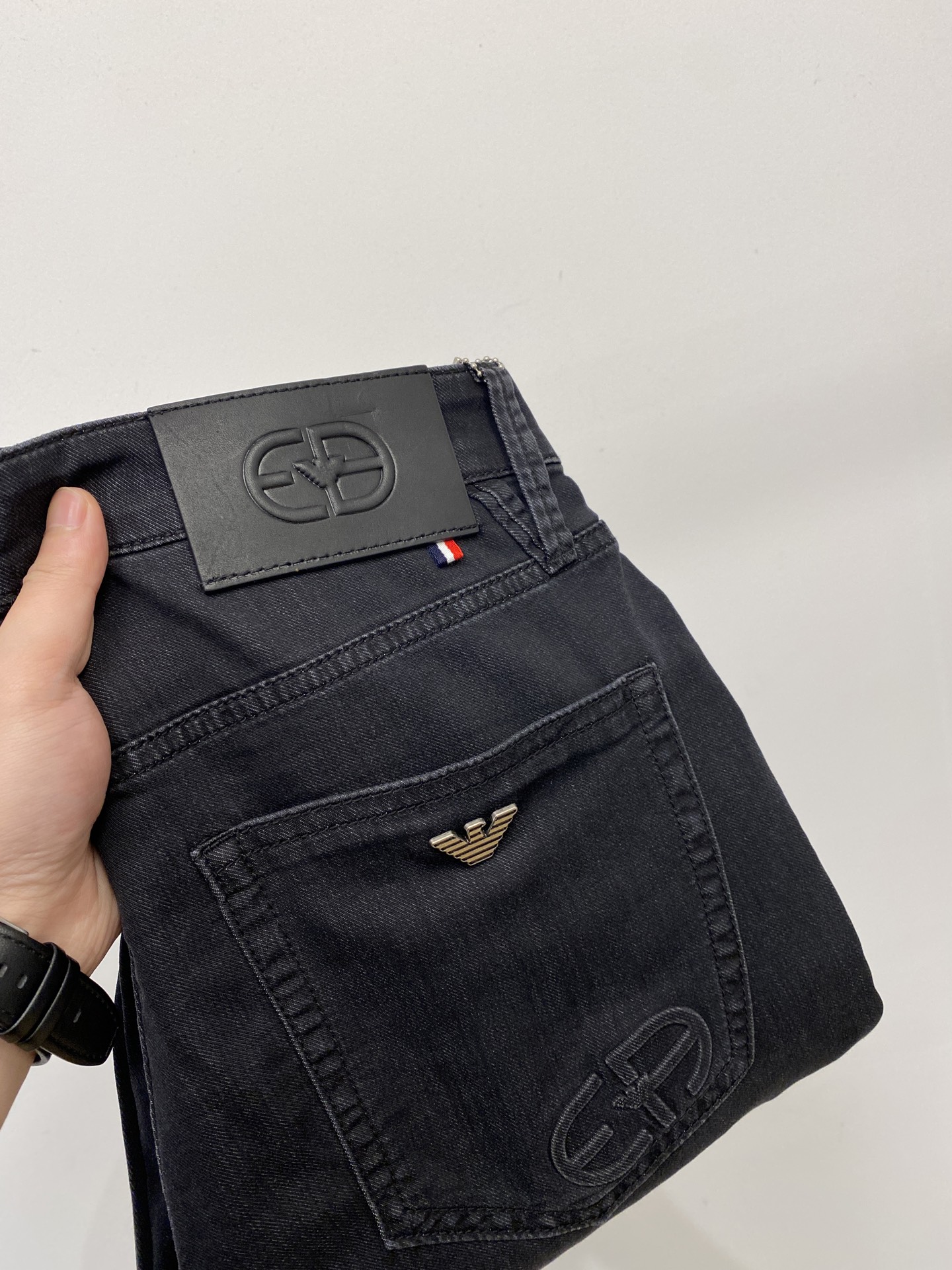 阿玛尼、2026最新品，专柜同步有售，原单狠货，水洗休闲牛仔裤，进口原版水洗弹力面料，舒适有弹性，原版五