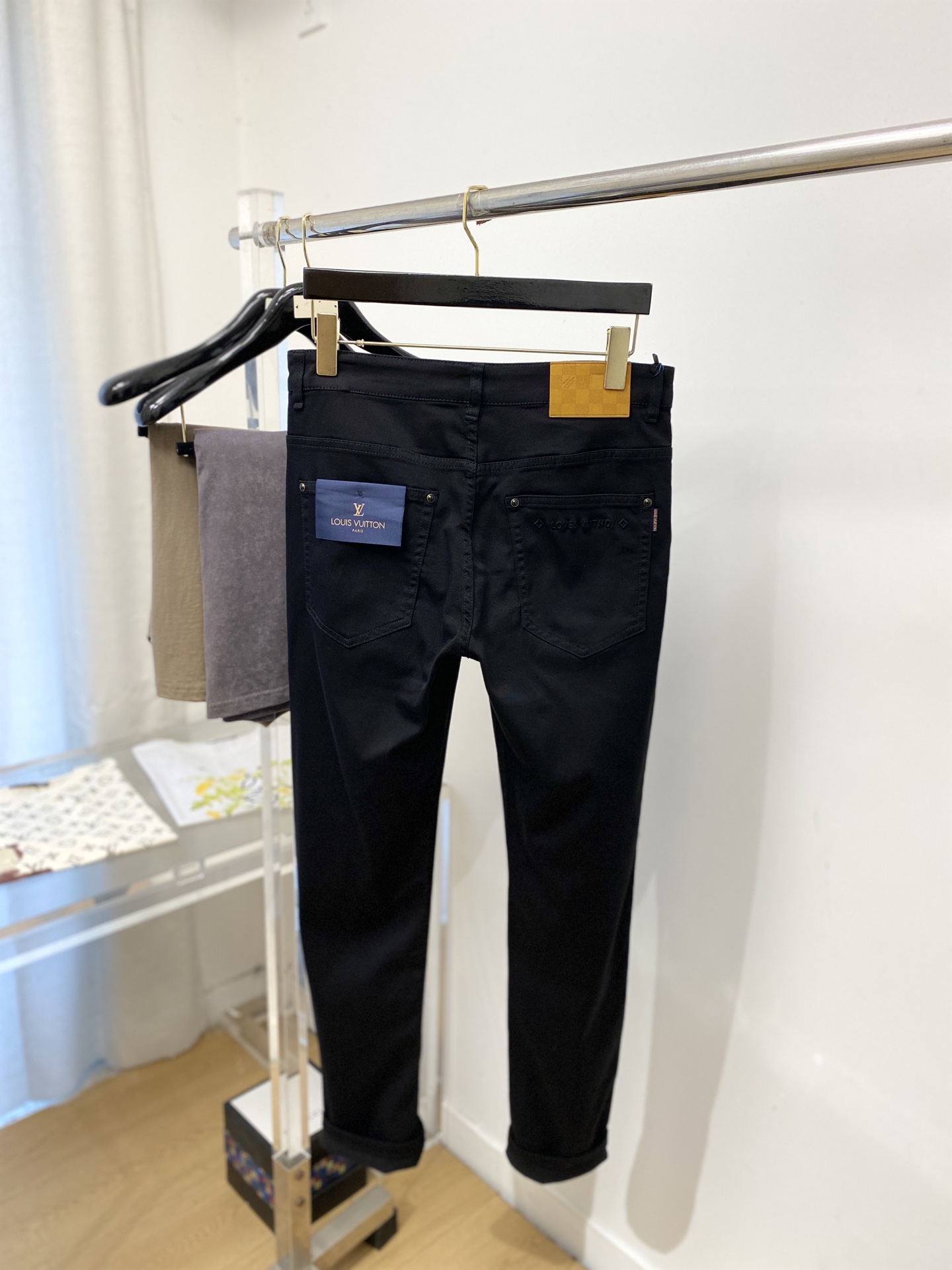 LV、2026最新品，专柜同步有售，原单狠货，水洗休闲牛仔裤，进口原版水洗弹力面料，舒适有弹性，原版五金