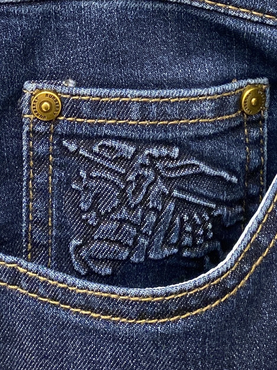 巴宝莉、2026最新品，专柜同步有售，原单狠货，水洗休闲牛仔裤，进口原版水洗弹力面料，舒适有弹性，原版五