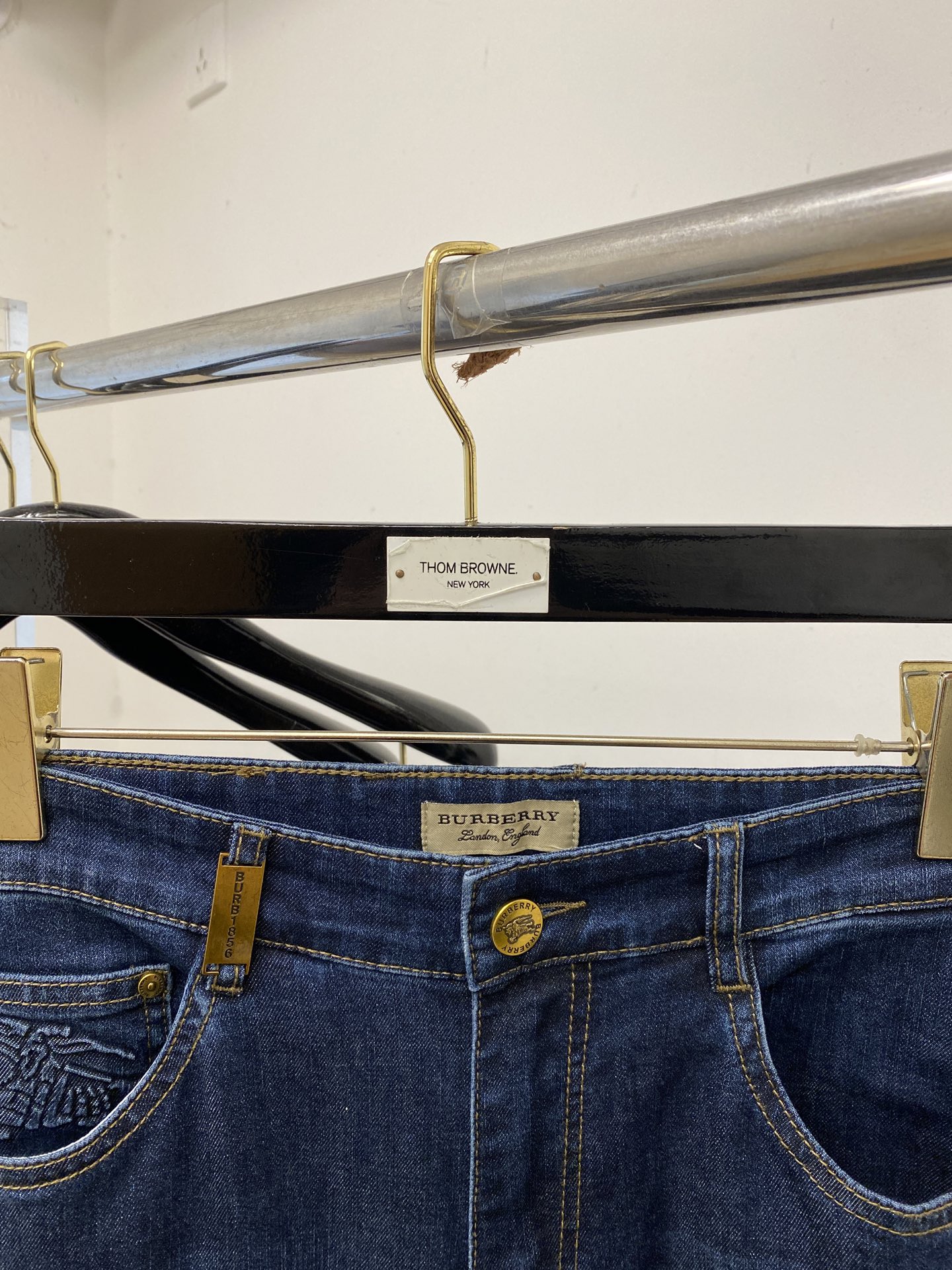 巴宝莉、2026最新品，专柜同步有售，原单狠货，水洗休闲牛仔裤，进口原版水洗弹力面料，舒适有弹性，原版五