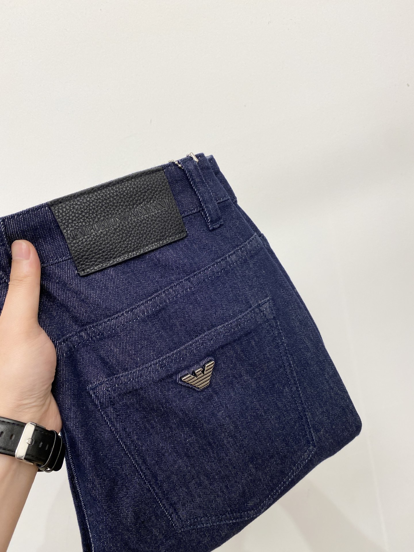 阿玛尼、2026最新品，专柜同步有售，原单狠货，水洗休闲牛仔裤，进口原版水洗弹力面料，舒适有弹性，原版五