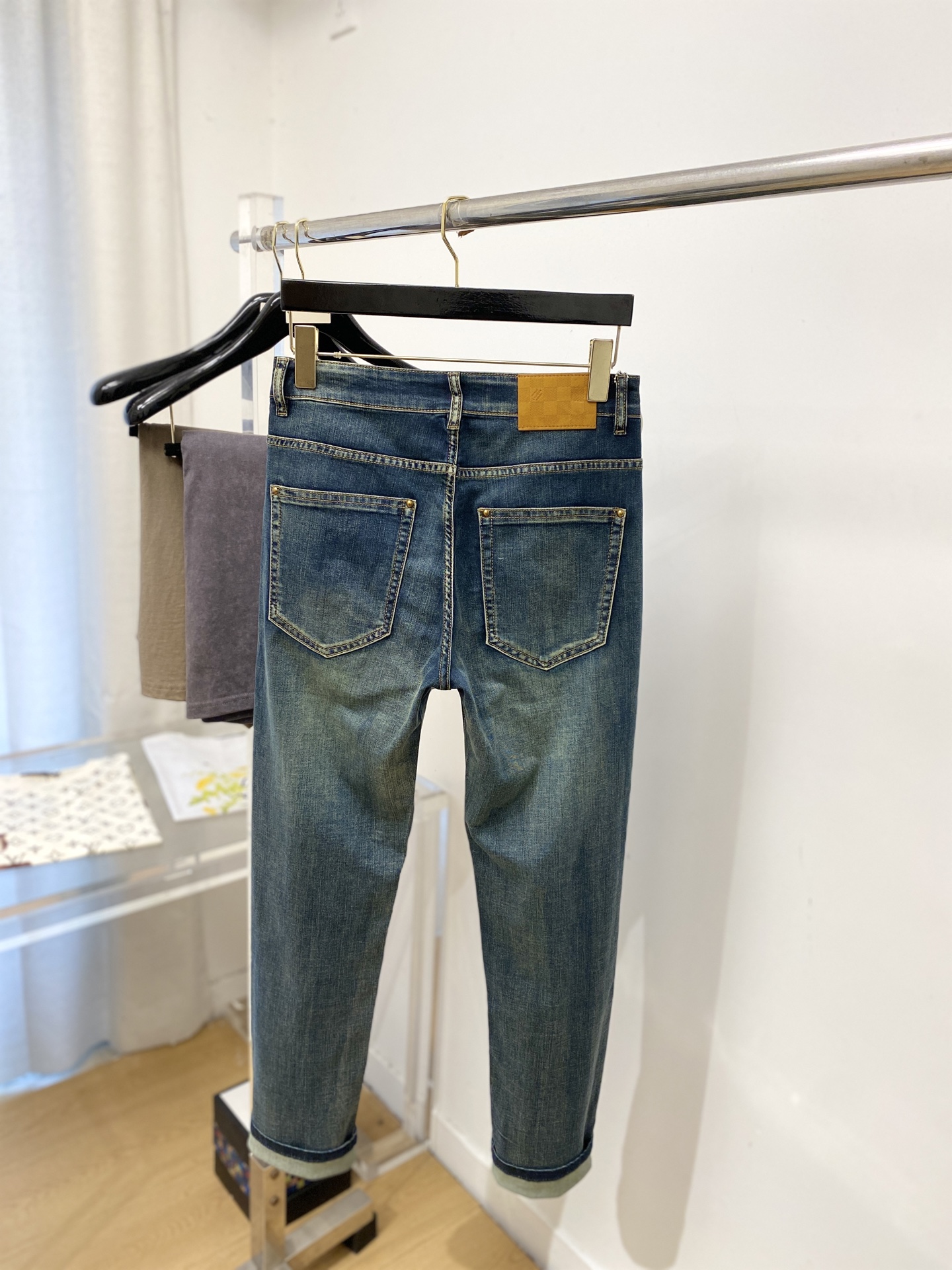 LV、2026最新品，专柜同步有售，原单狠货，水洗休闲牛仔裤，进口原版水洗弹力面料，舒适有弹性，原版五金