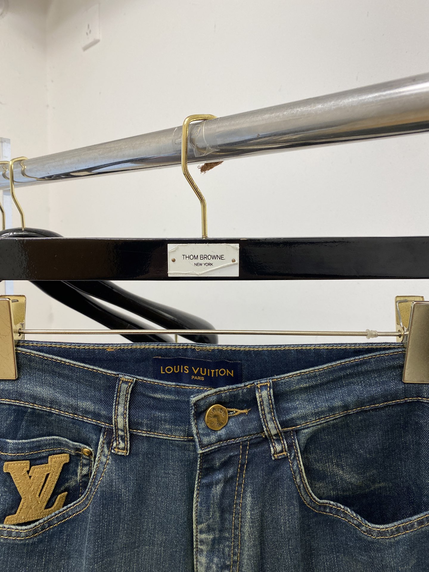 LV、2026最新品，专柜同步有售，原单狠货，水洗休闲牛仔裤，进口原版水洗弹力面料，舒适有弹性，原版五金