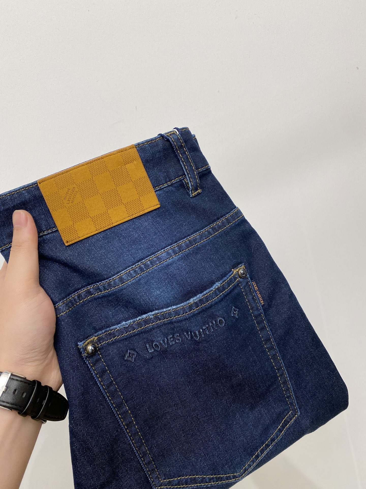 LV、2026最新品，专柜同步有售，原单狠货，水洗休闲牛仔裤，进口原版水洗弹力面料，舒适有弹性，原版五金