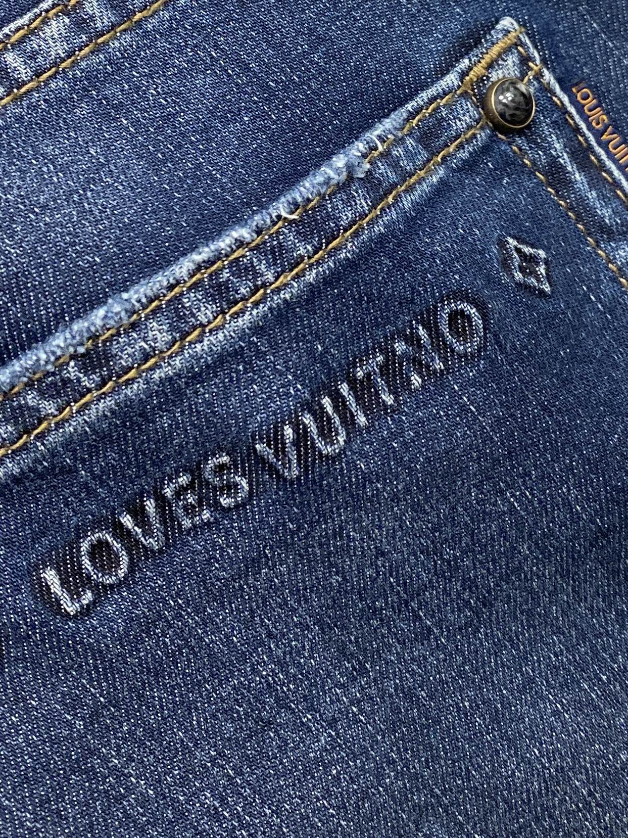 LV、2026最新品，专柜同步有售，原单狠货，水洗休闲牛仔裤，进口原版水洗弹力面料，舒适有弹性，原版五金