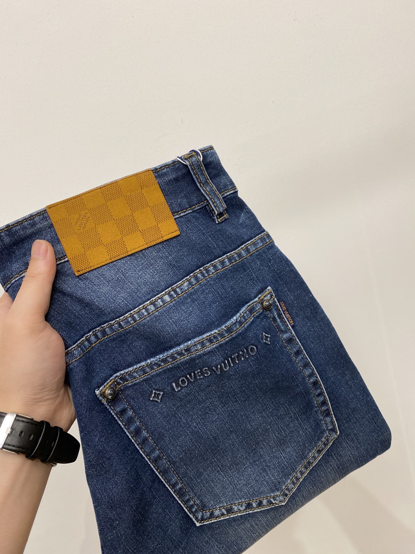 LV、2026最新品，专柜同步有售，原单狠货，水洗休闲牛仔裤，进口原版水洗弹力面料，舒适有弹性，原版五金