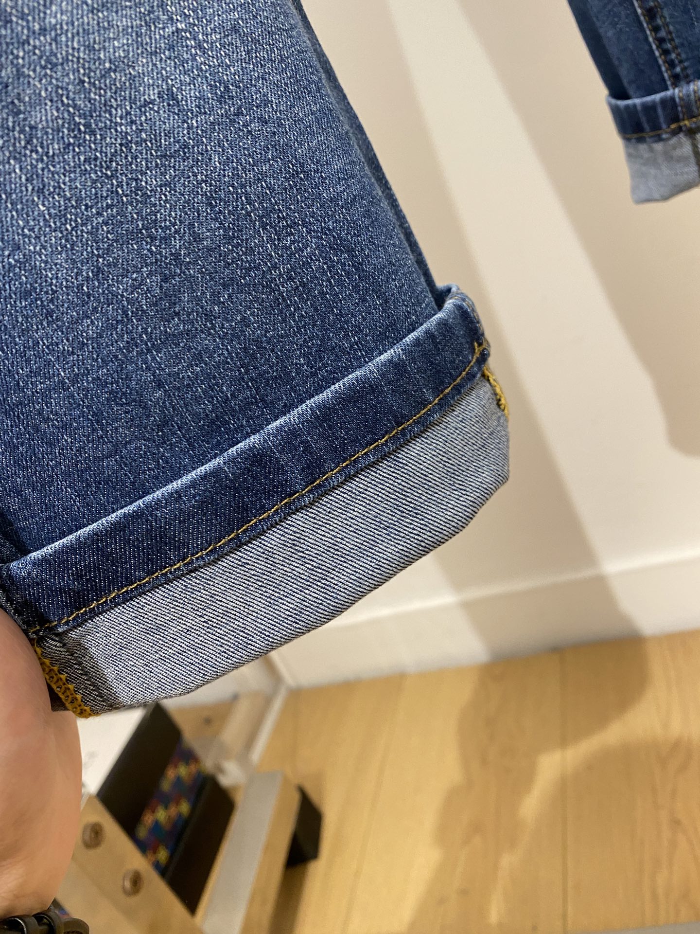 巴宝莉、2026最新品，专柜同步有售，原单狠货，水洗休闲牛仔裤，进口原版水洗弹力面料，舒适有弹性，原版五